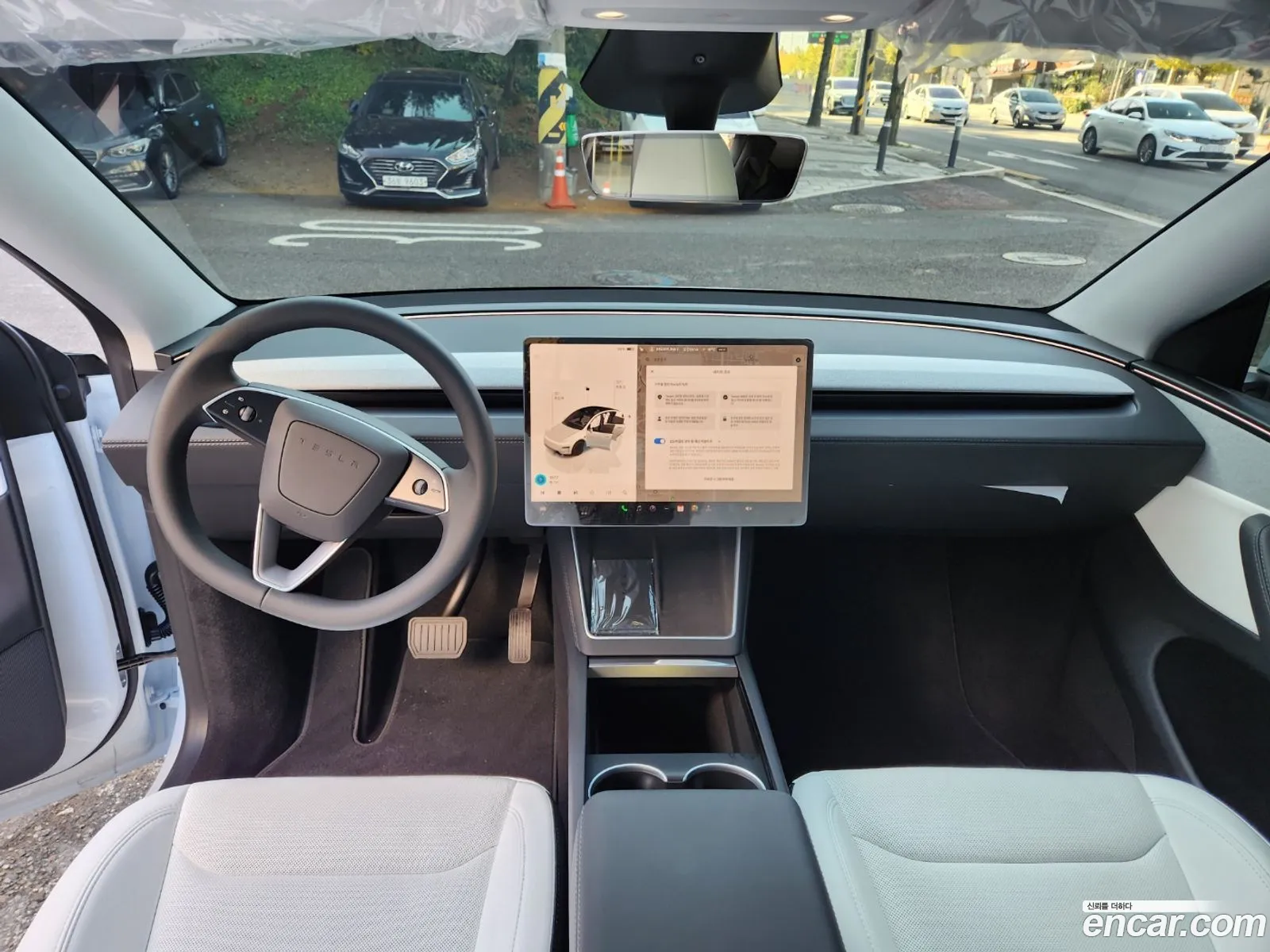 Tesla Model Y 2025 — 9