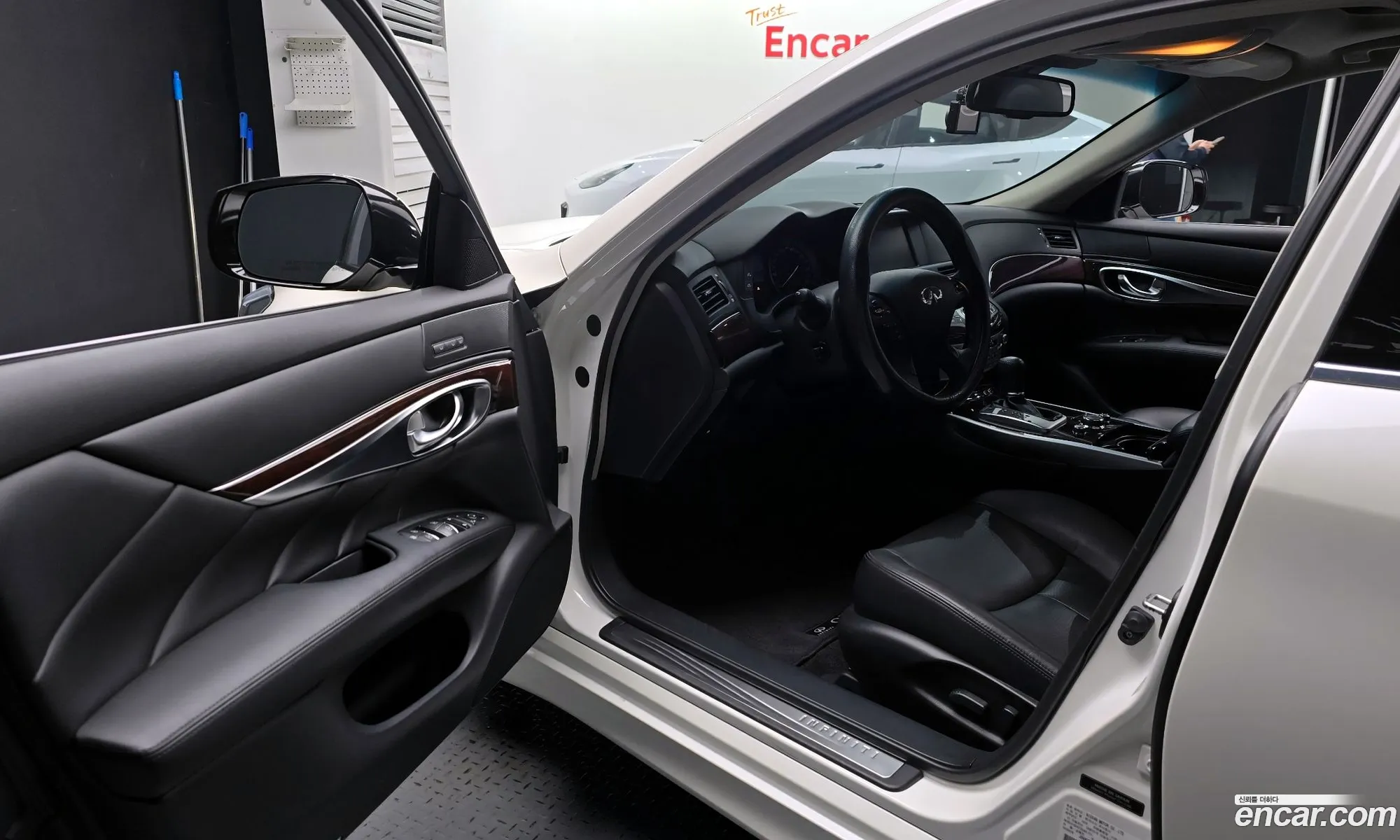 Infiniti Q70 2019 JNKBY11F0KM260001 — 18
