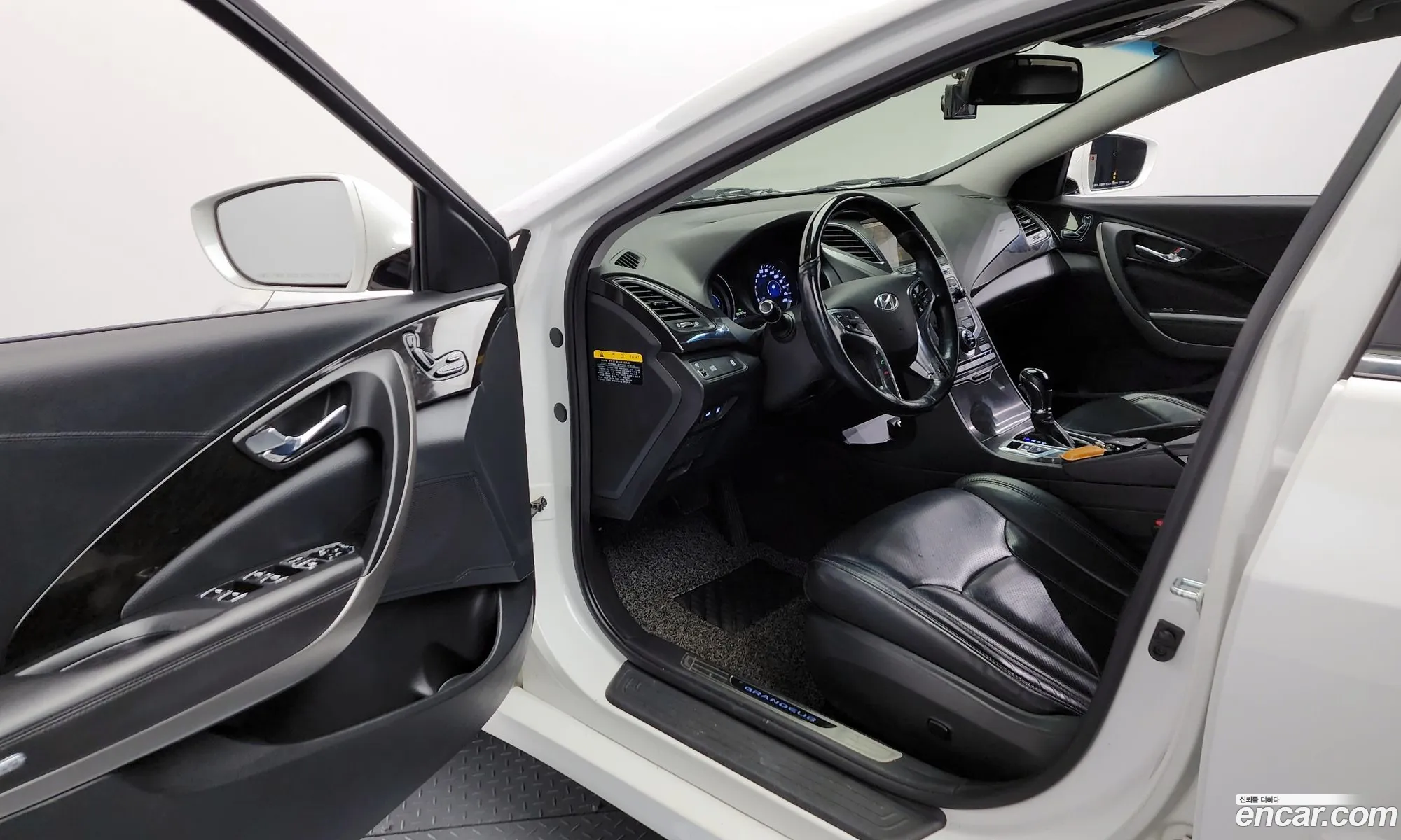 Hyundai Grandeur HG Hybrid 2015 — 10