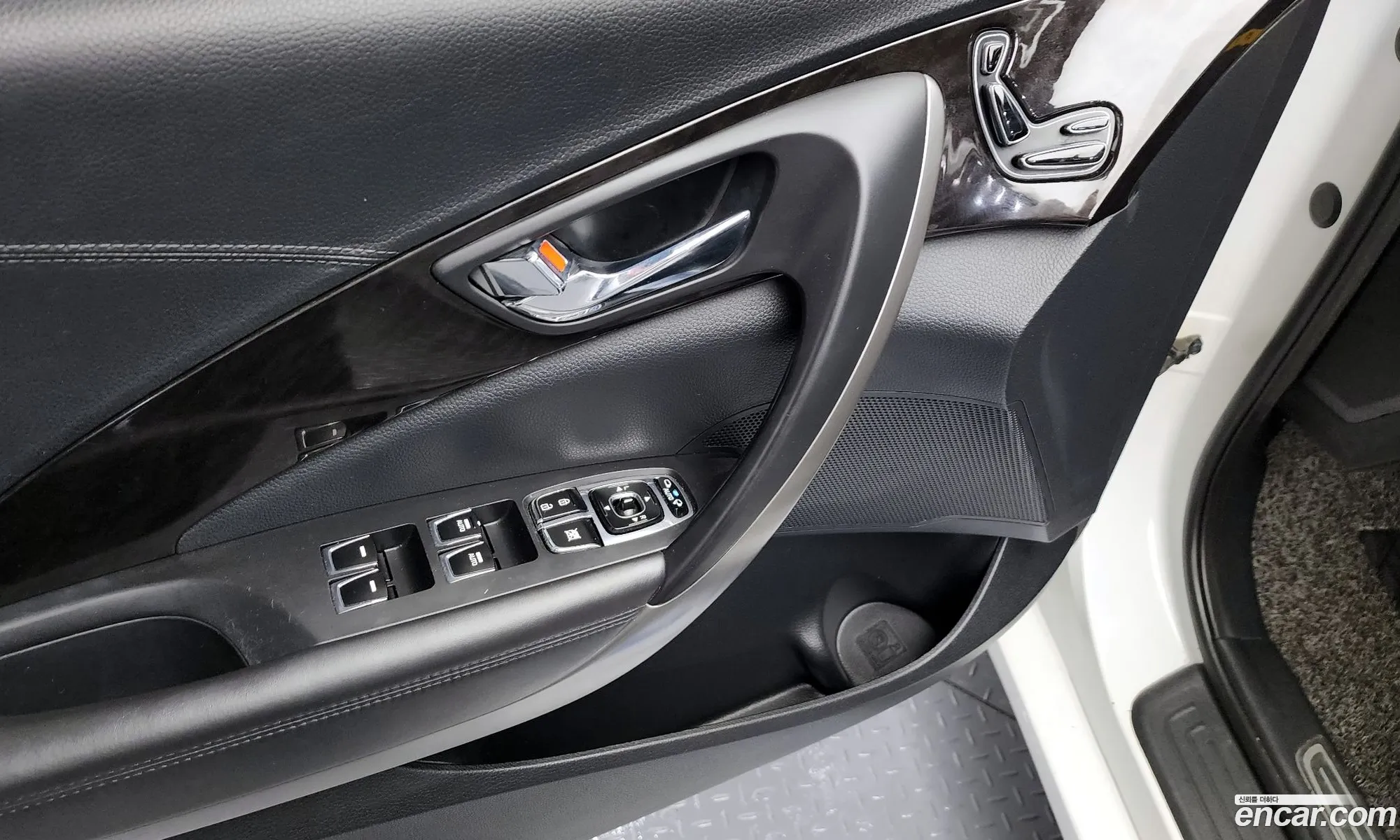 Hyundai Grandeur HG Hybrid 2015 — 6