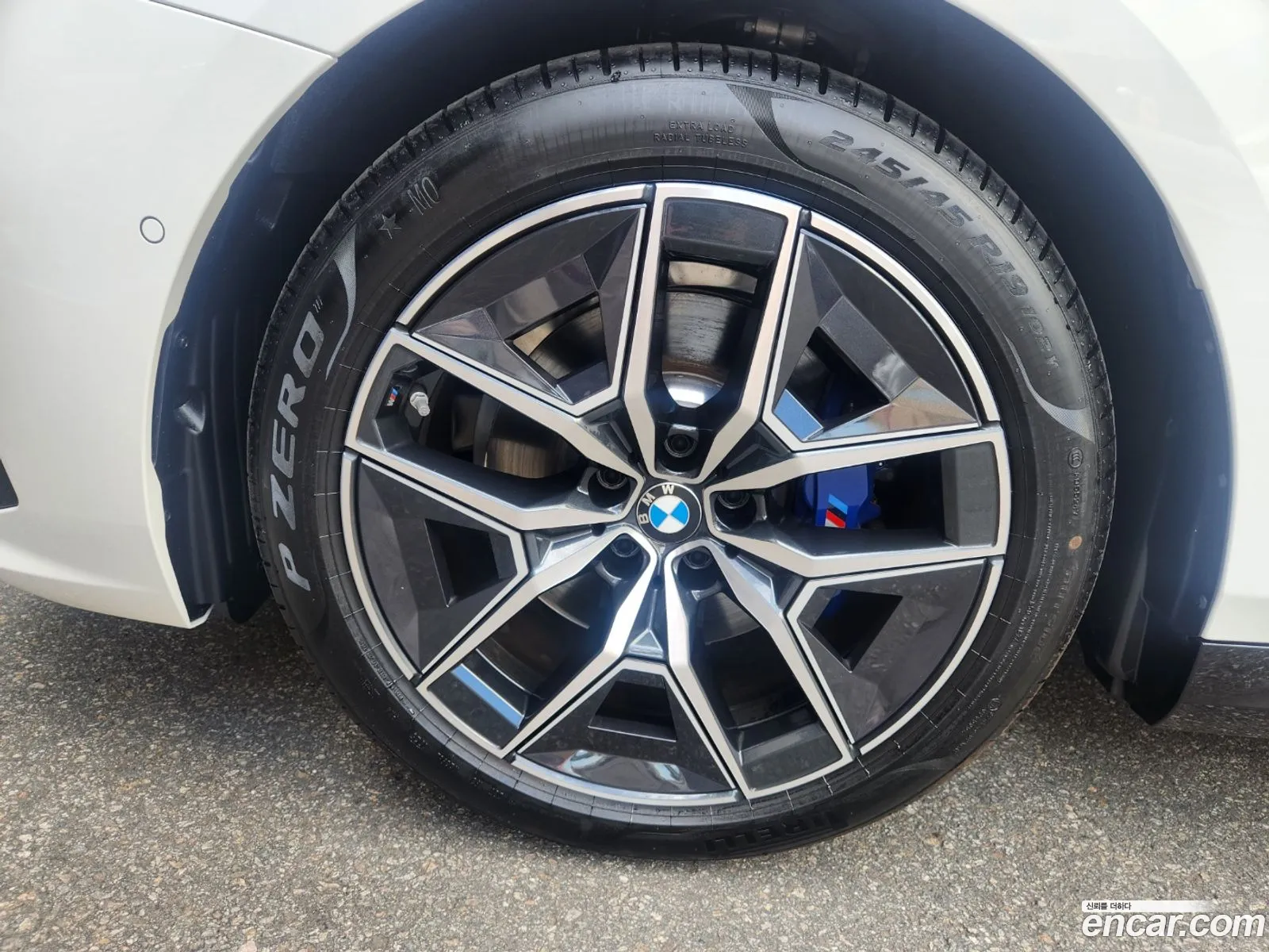 BMW 5 Series 2025 — 16