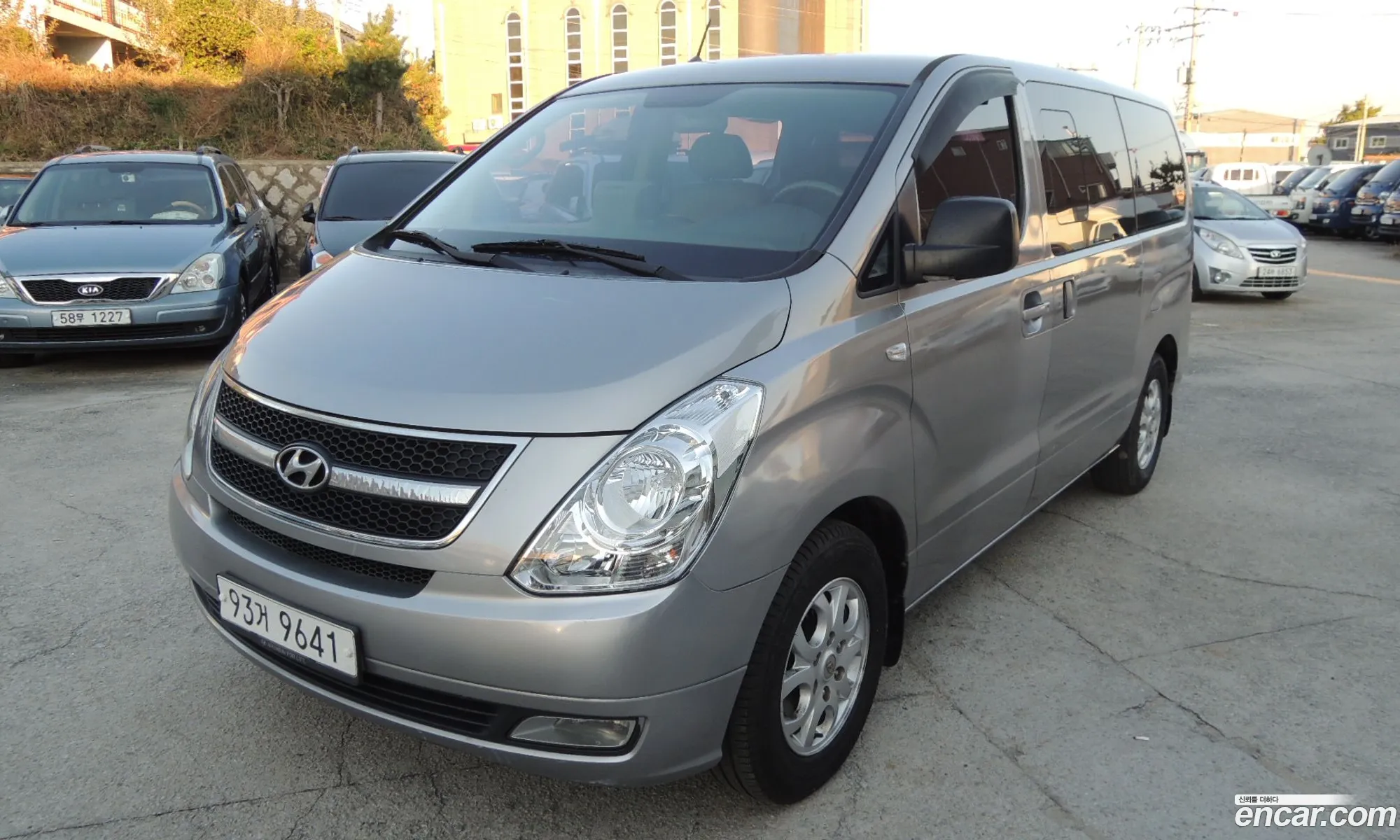 Hyundai Grand Starex 2012 — 18