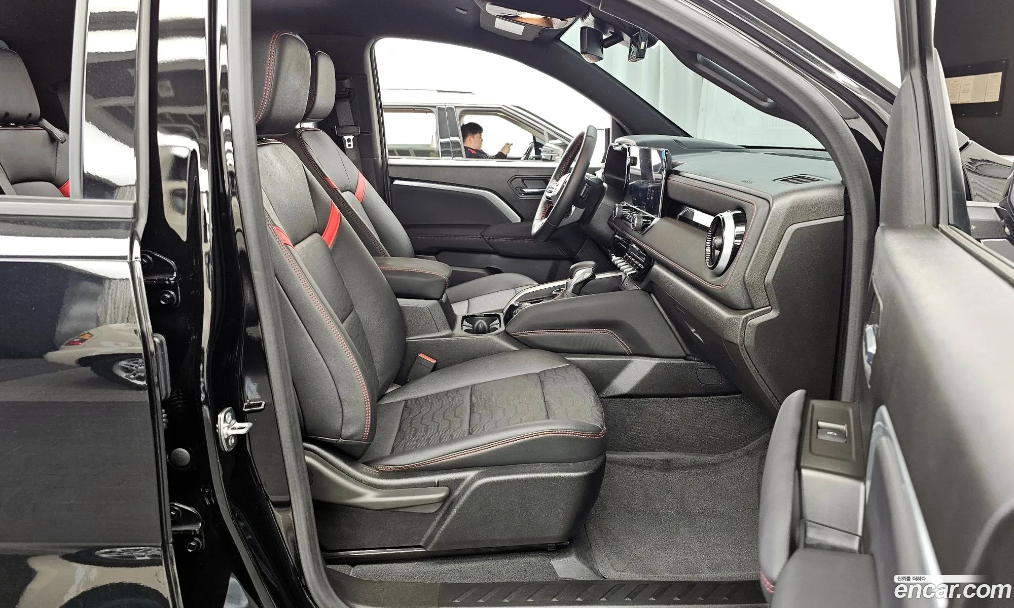 Chevrolet (GM Daewoo) Colorado 2024 — 11