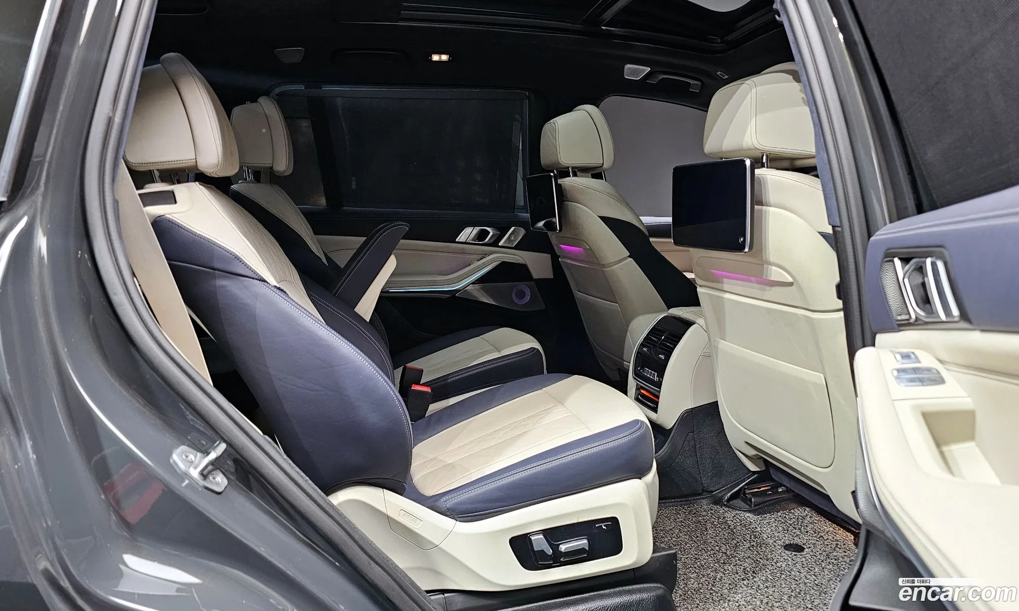 BMW X7 2022 WBACW2104N9M77892 — 19