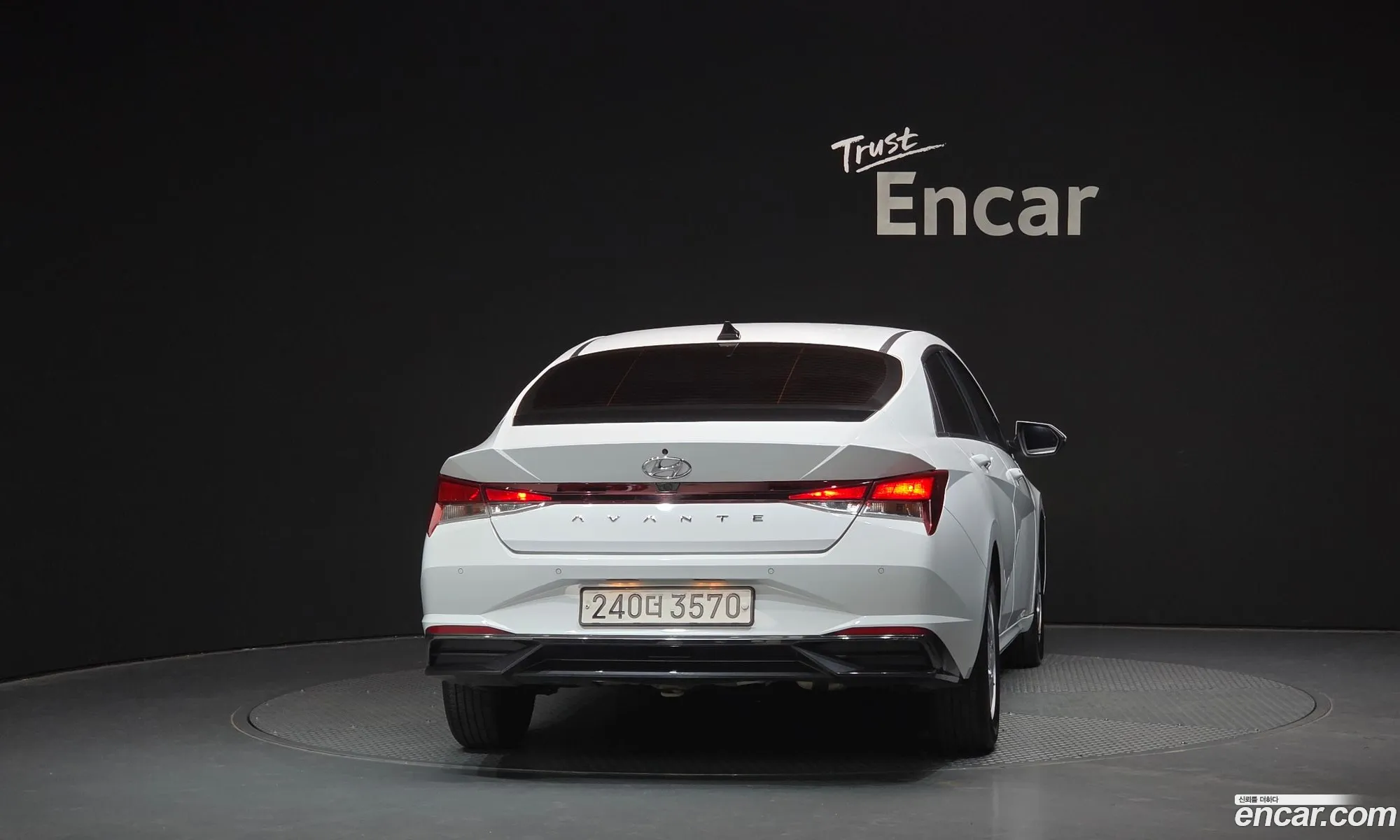 Hyundai Elantra 2021 — 2