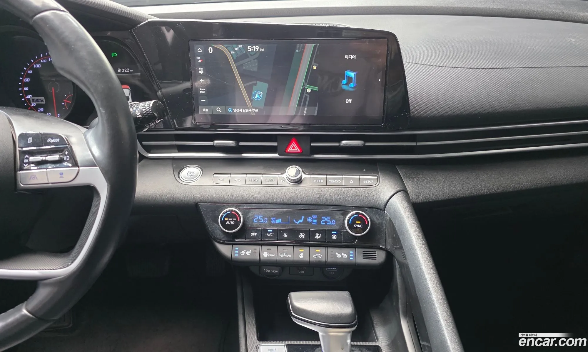 Hyundai Elantra 2021 — 14