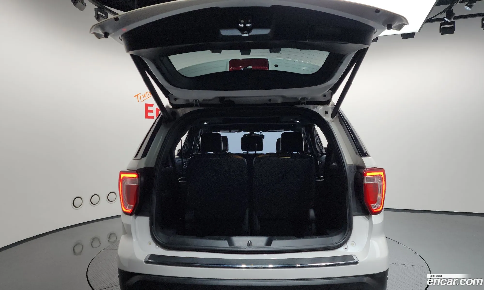 Ford Explorer 2018 1FM5K8FH7JGA47252 — 20