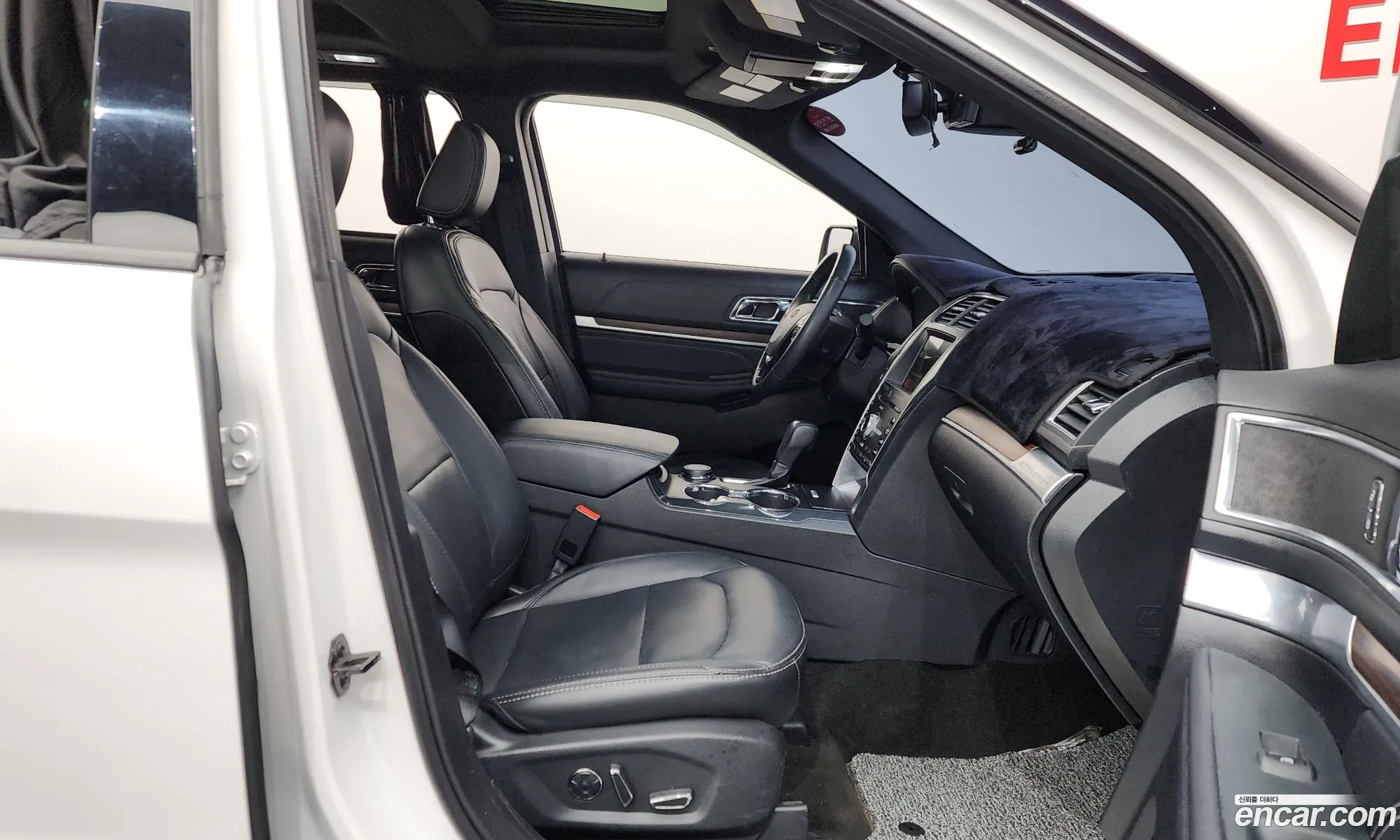 Ford Explorer 2018 1FM5K8FH7JGA47252 — 19