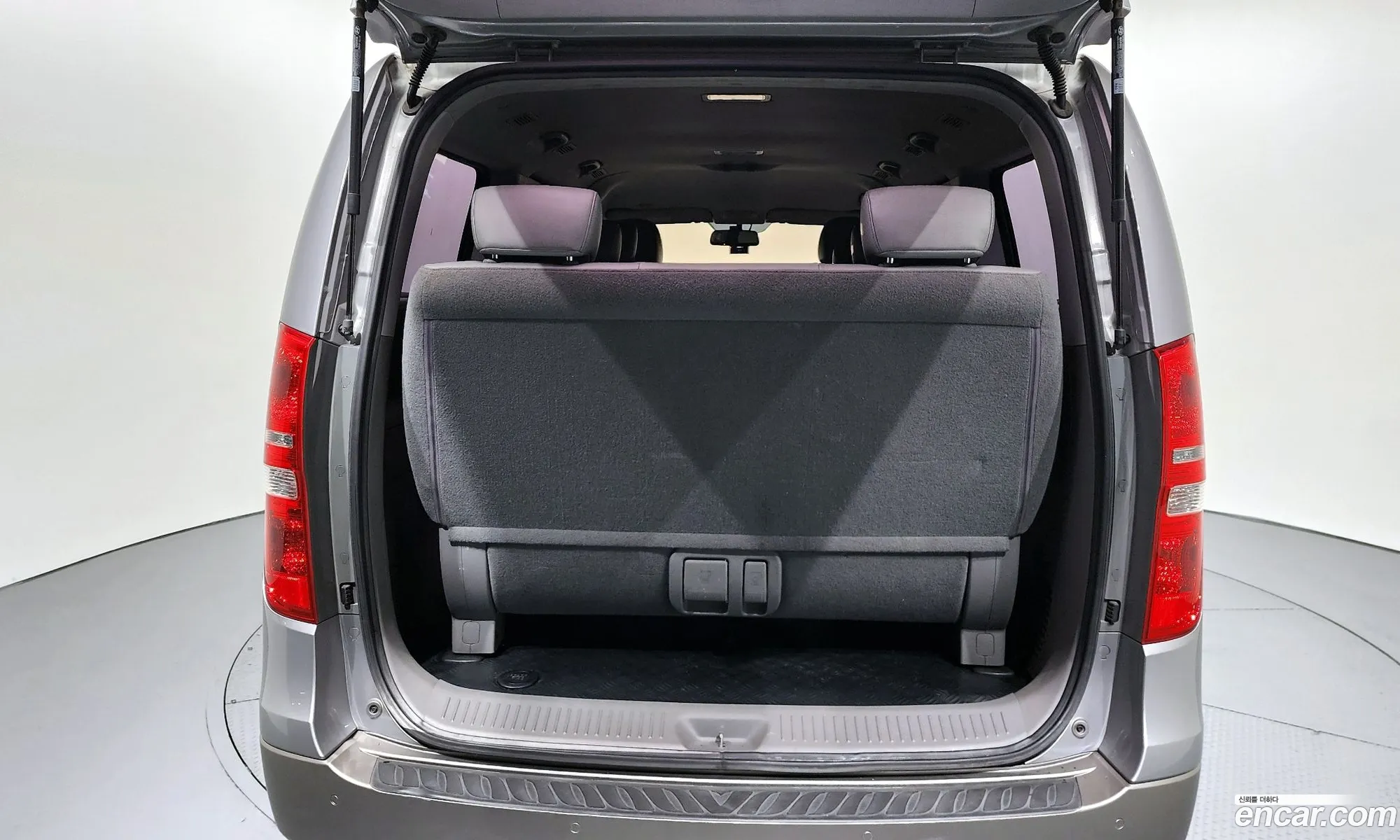 Hyundai Grand Starex 2016 — 17