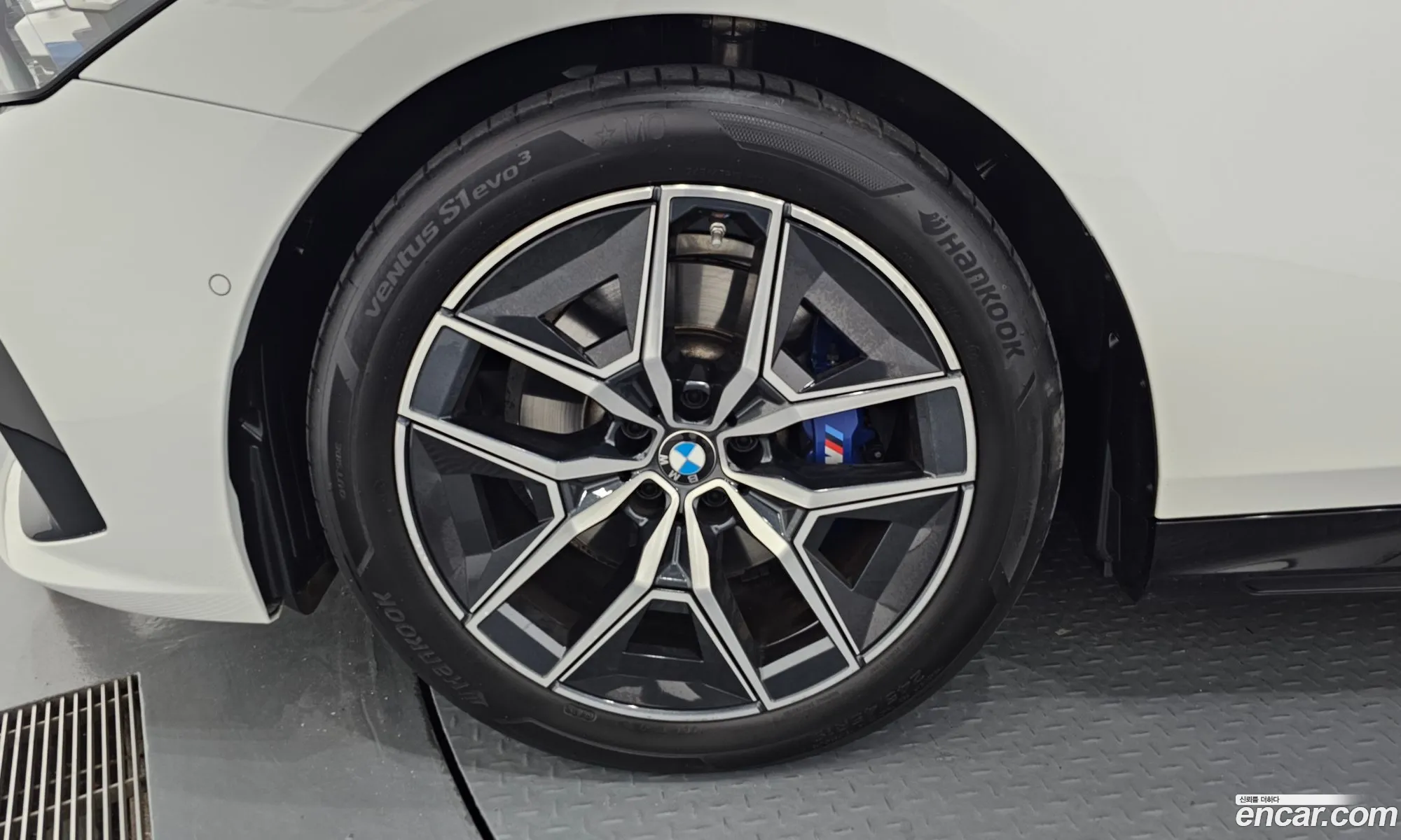 BMW 5 Series 2023 — 14