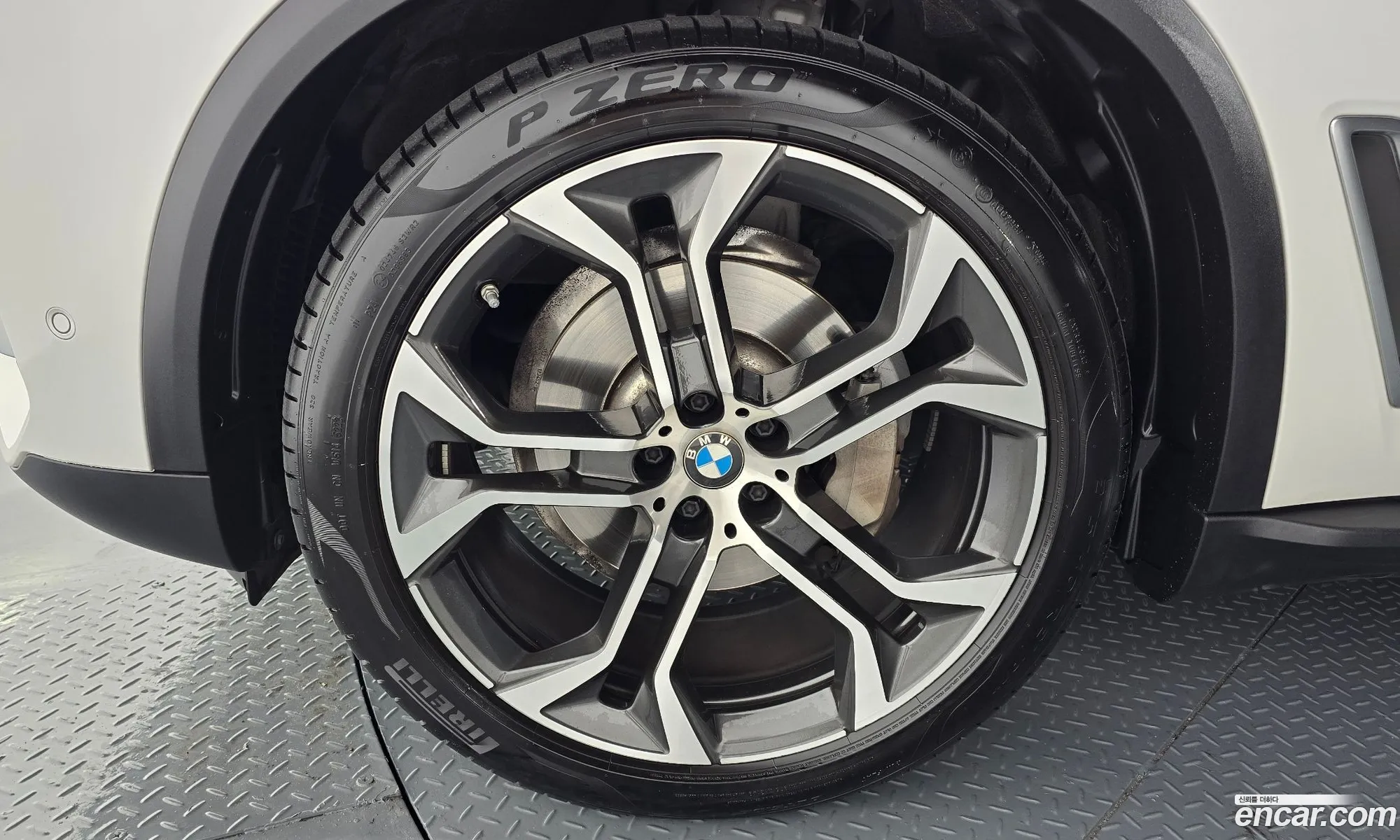 BMW X5 2023 WBACR610XP9R54584 — 6