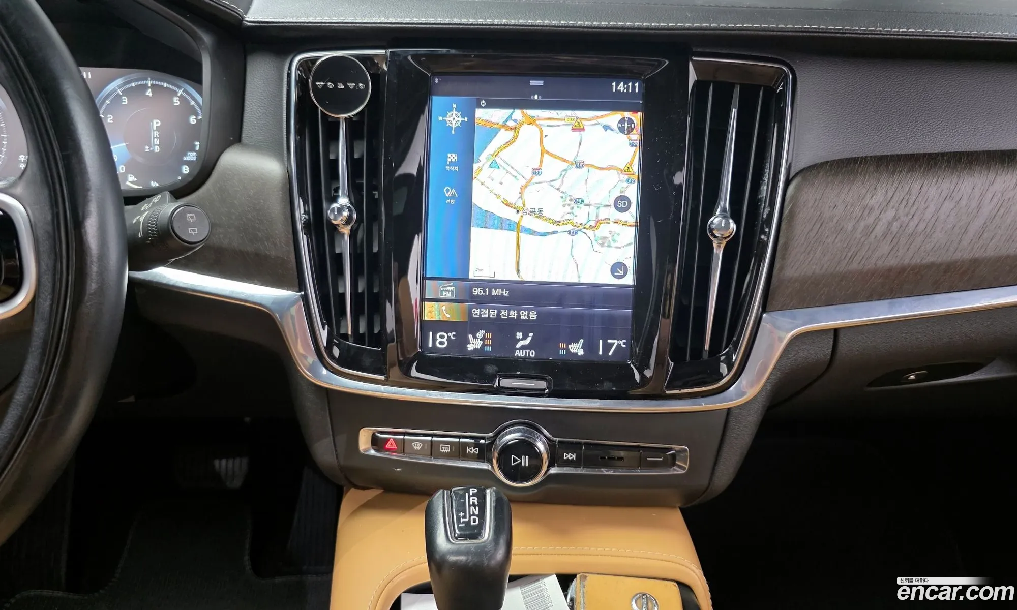 Volvo V90 Cross Country 2020 — 14