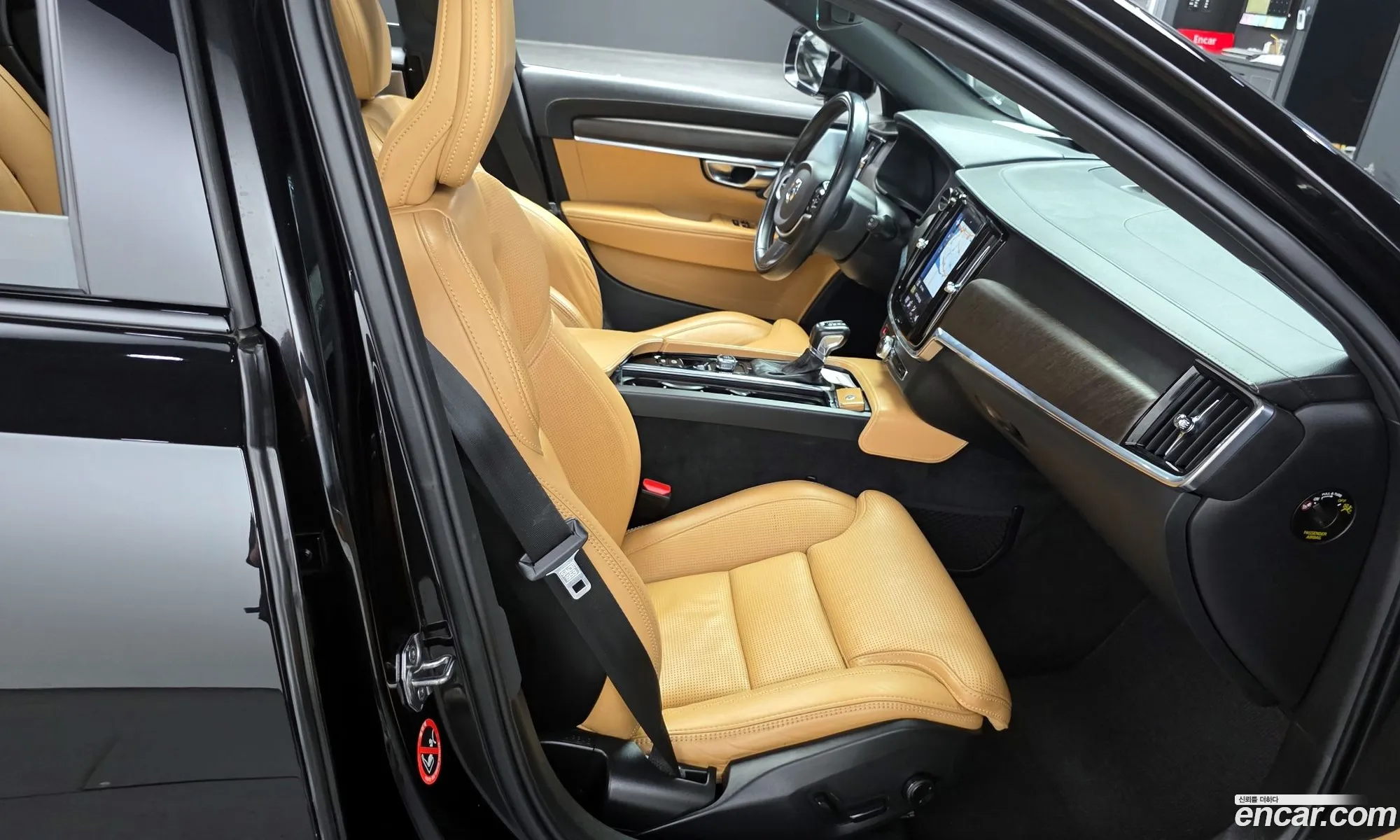 Volvo V90 Cross Country 2020 — 12