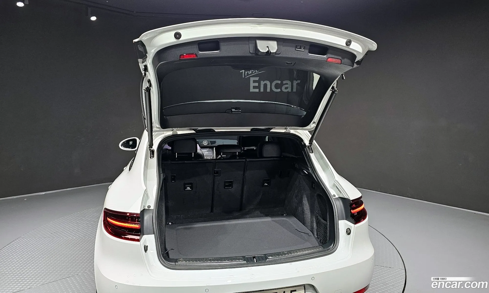 Porsche Macan 2017 WP1AG2950JLB63336 — 18