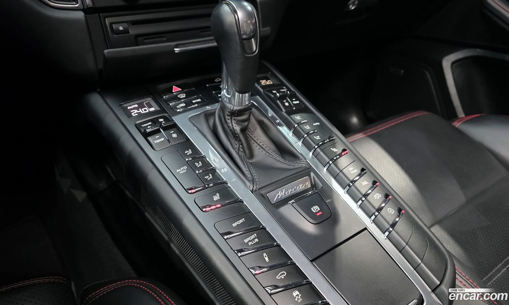 Porsche Macan 2017 WP1AG2950JLB63336 — 4
