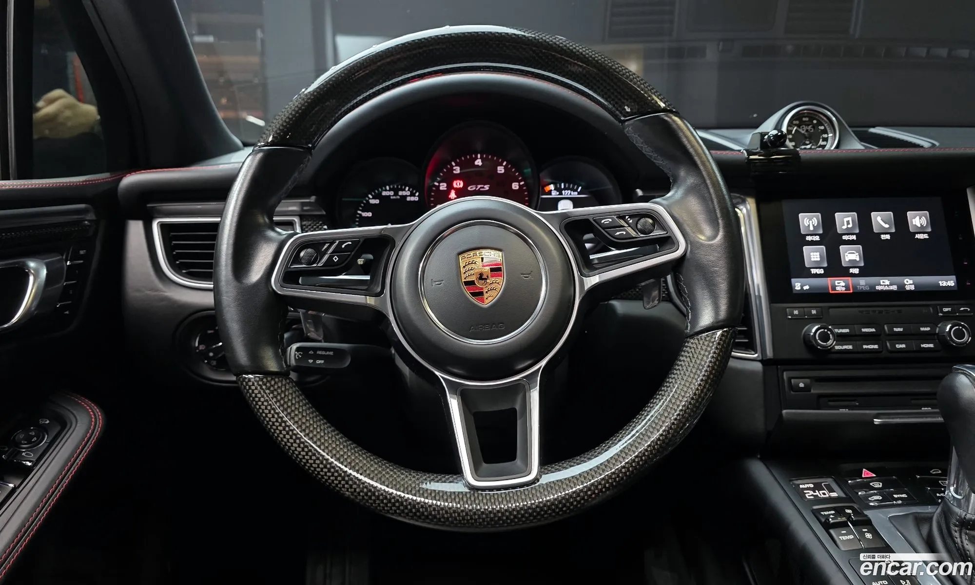 Porsche Macan 2017 WP1AG2950JLB63336 — 15