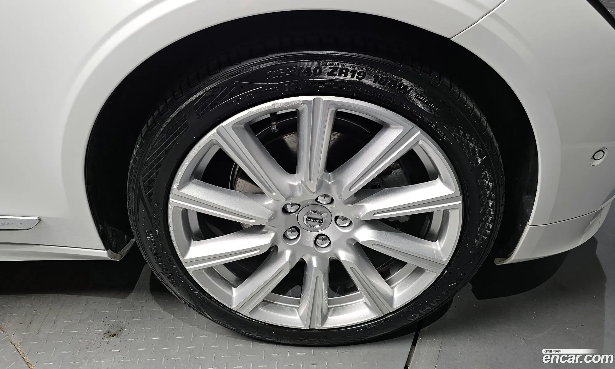 Volvo S90 2019 — 16