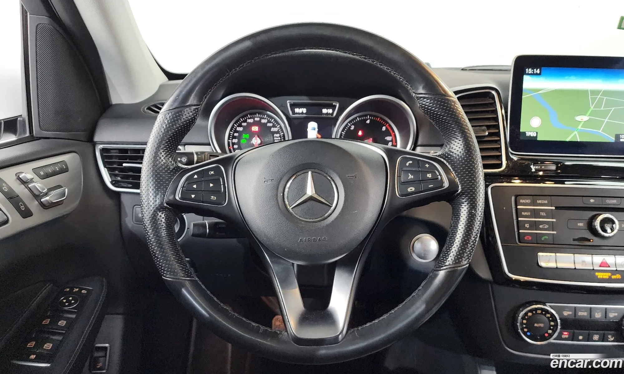 Mercedes-Benz GLE-Class W166 2018 — 16