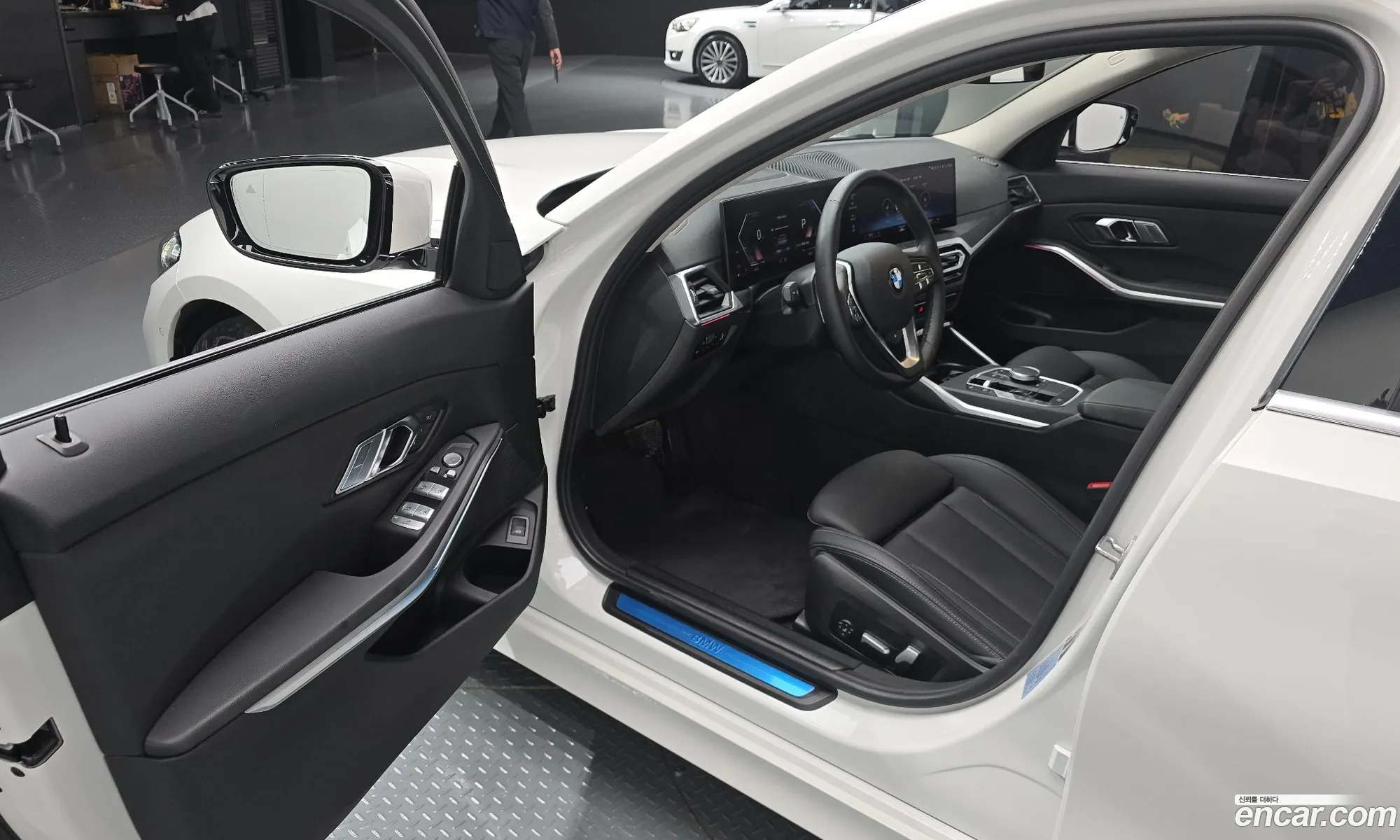 BMW 3 Series 2023 — 15