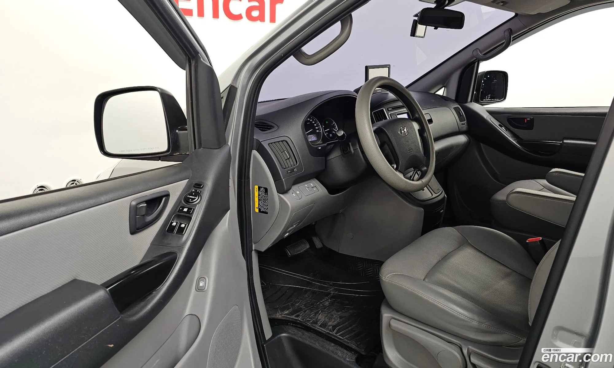 Hyundai Grand Starex 2017 — 13