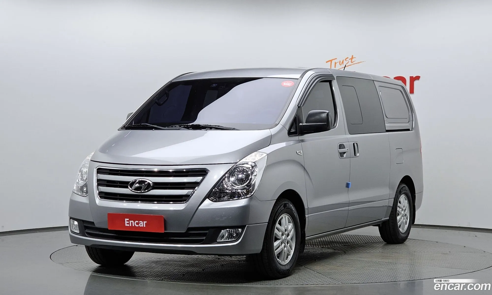 Hyundai Grand Starex 2017 — 19