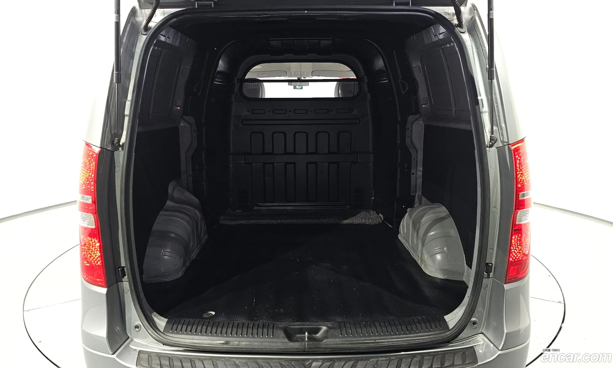 Hyundai Grand Starex 2017 — 14