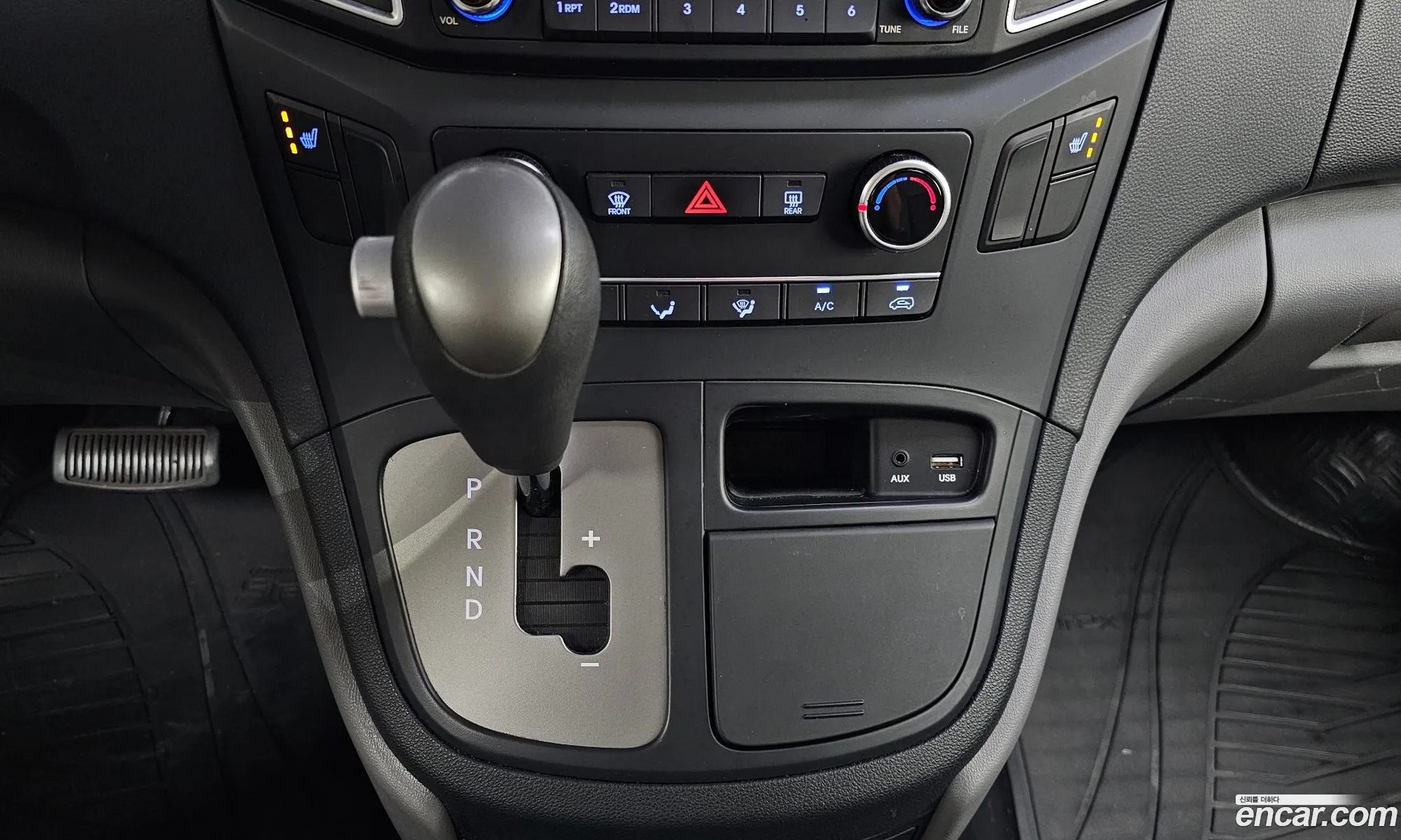 Hyundai Grand Starex 2017 — 11