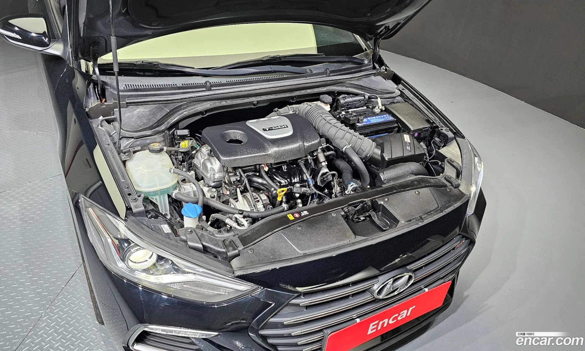 Hyundai Elantra AD 2017 — 15
