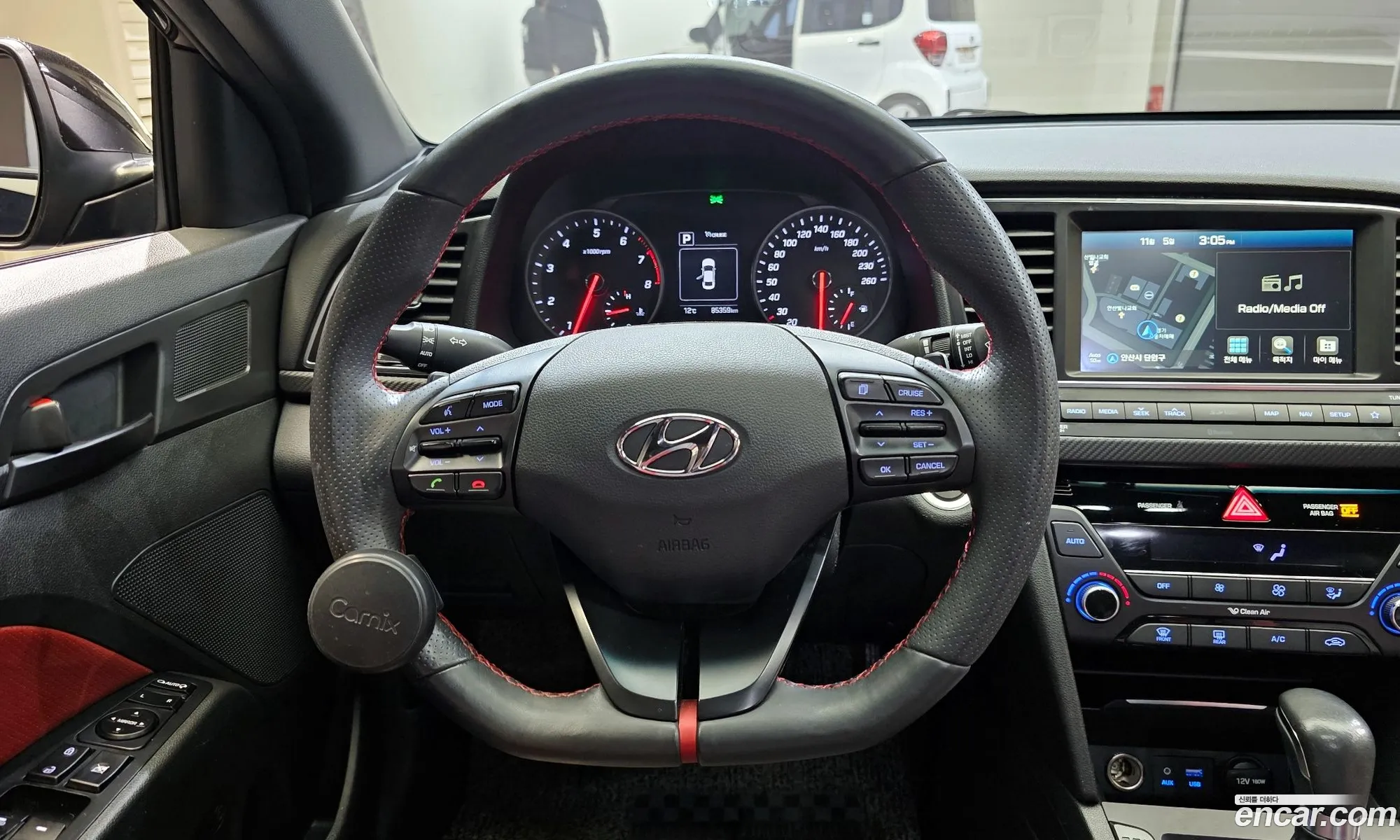 Hyundai Elantra AD 2017 — 16
