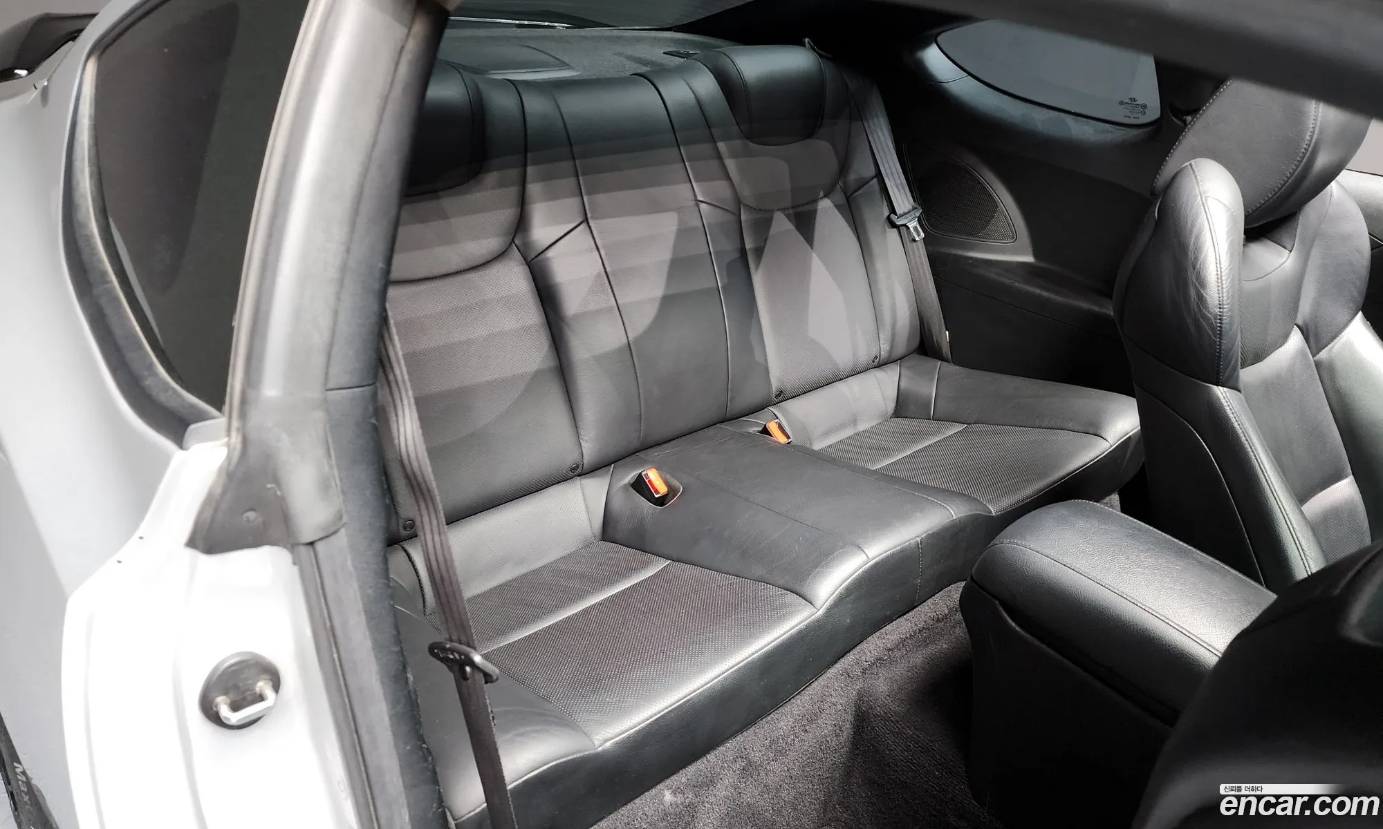 Hyundai Genesis Coupe 2010 — 10