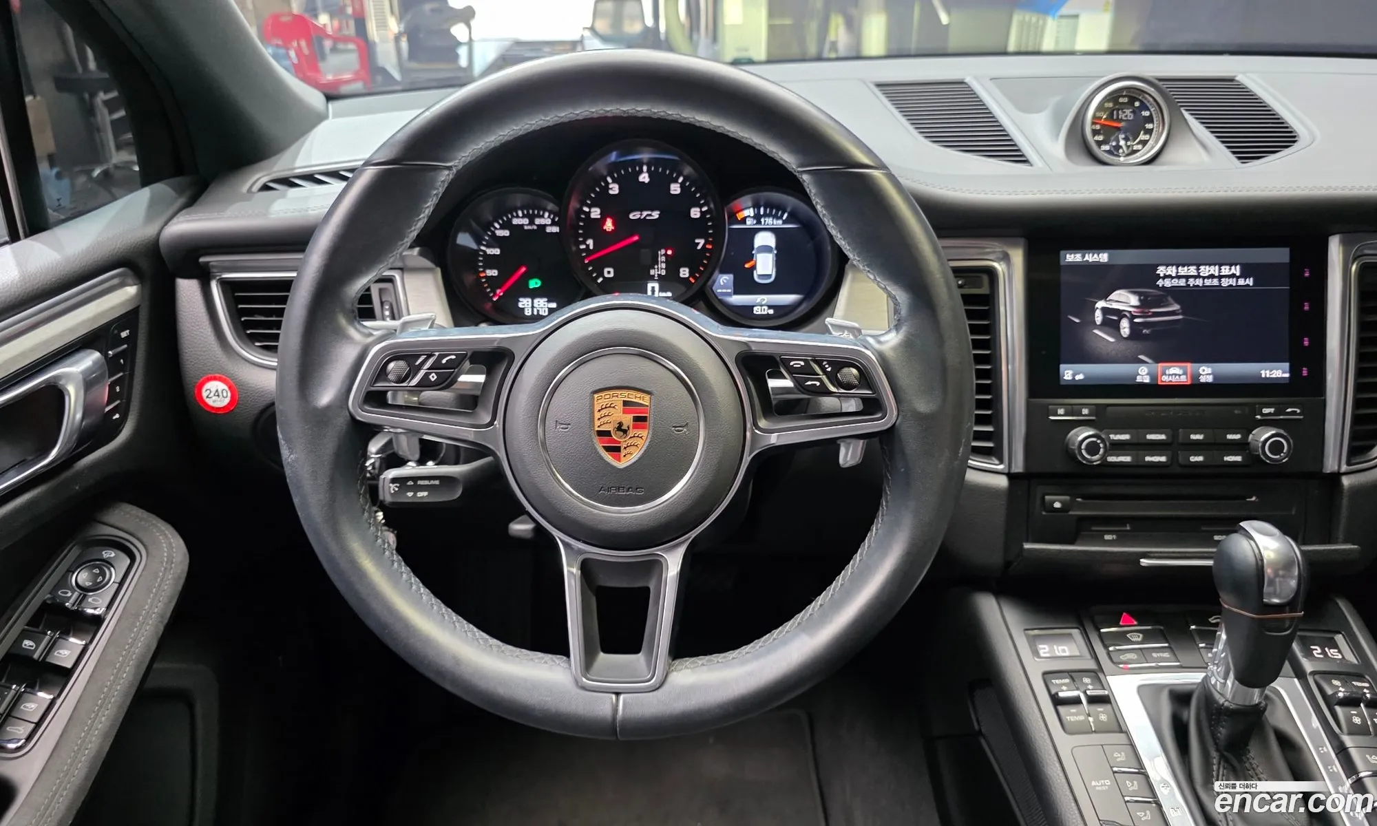 Porsche Macan 2018 WP1AG2951JLB63376 — 8