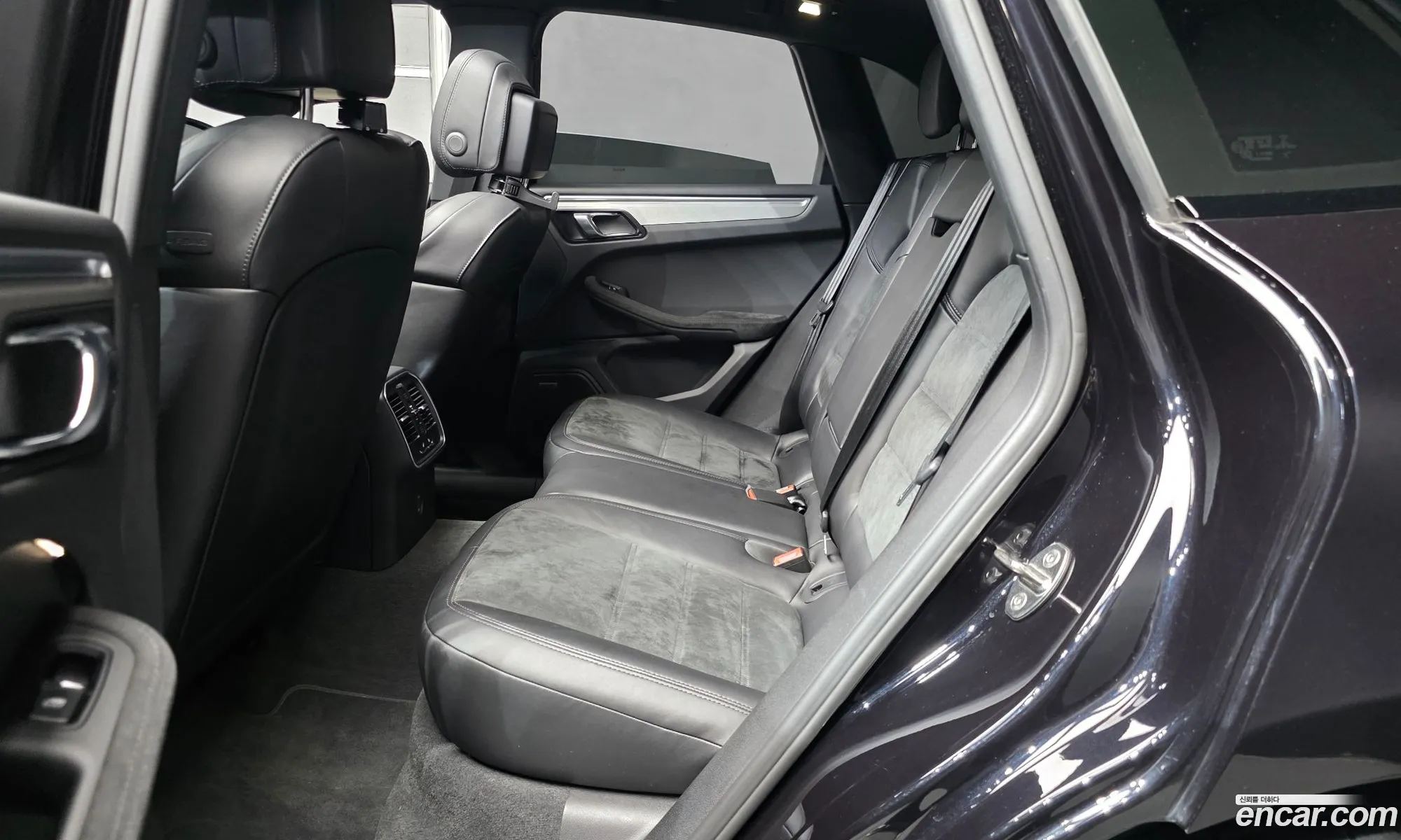 Porsche Macan 2018 WP1AG2951JLB63376 — 12