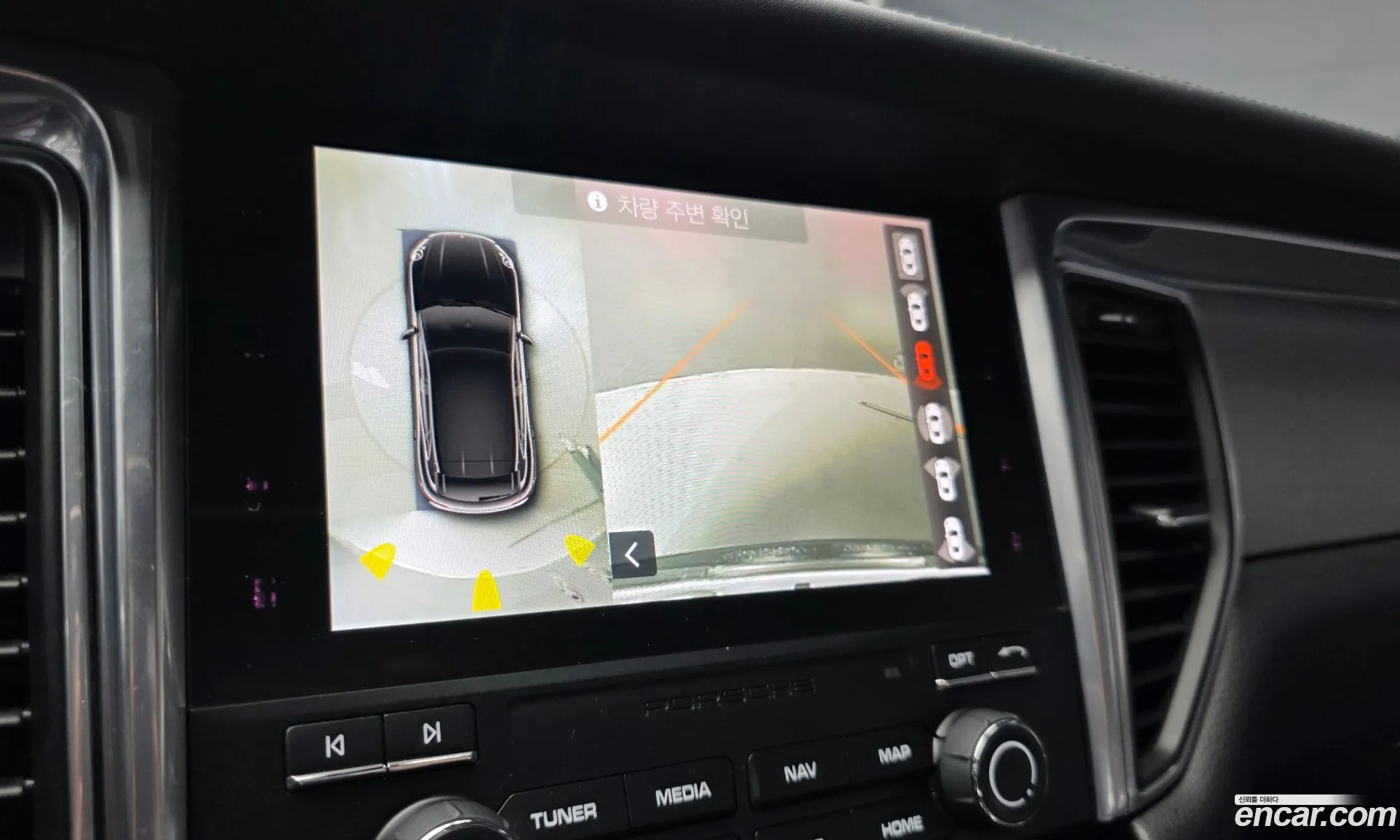 Porsche Macan 2018 WP1AG2951JLB63376 — 19