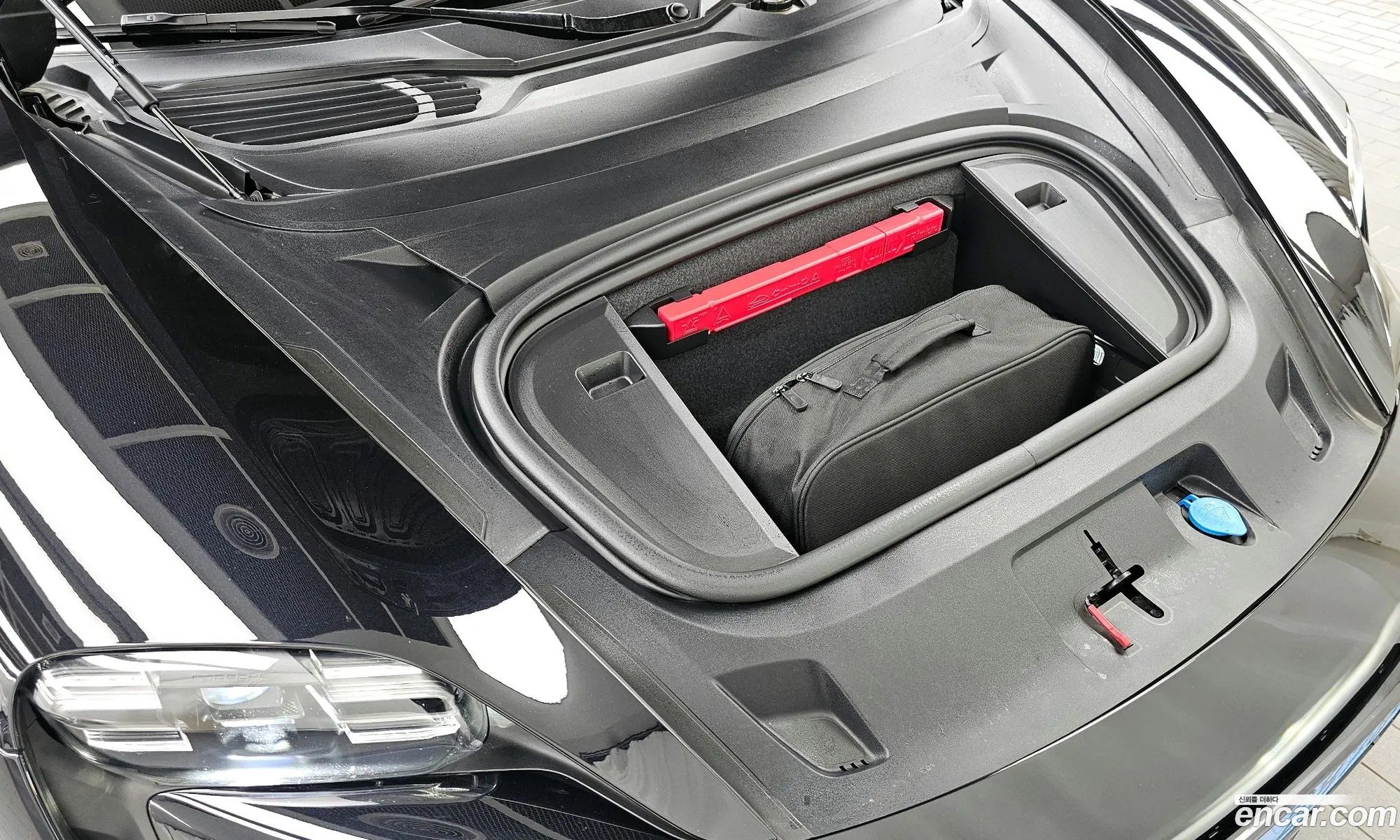 Porsche Taycan 2024 — 12