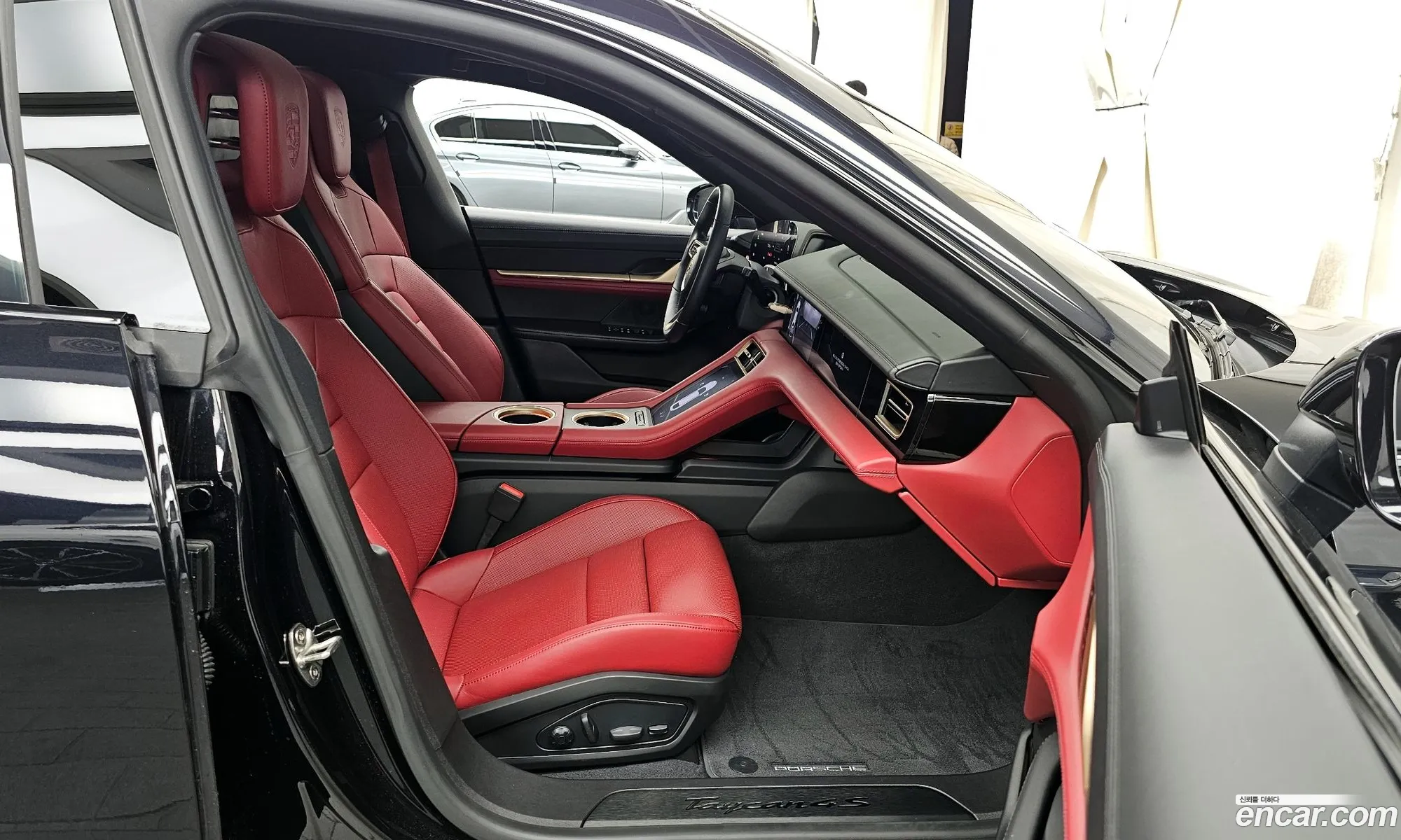 Porsche Taycan 2024 — 14