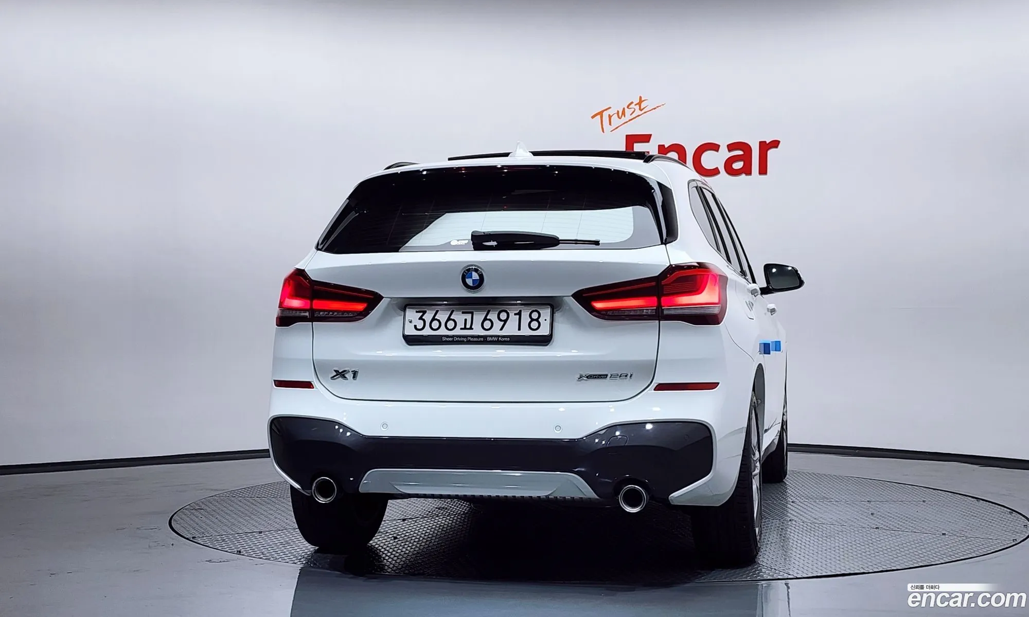 BMW X1 2022 WBA11DG0188181818 — 9