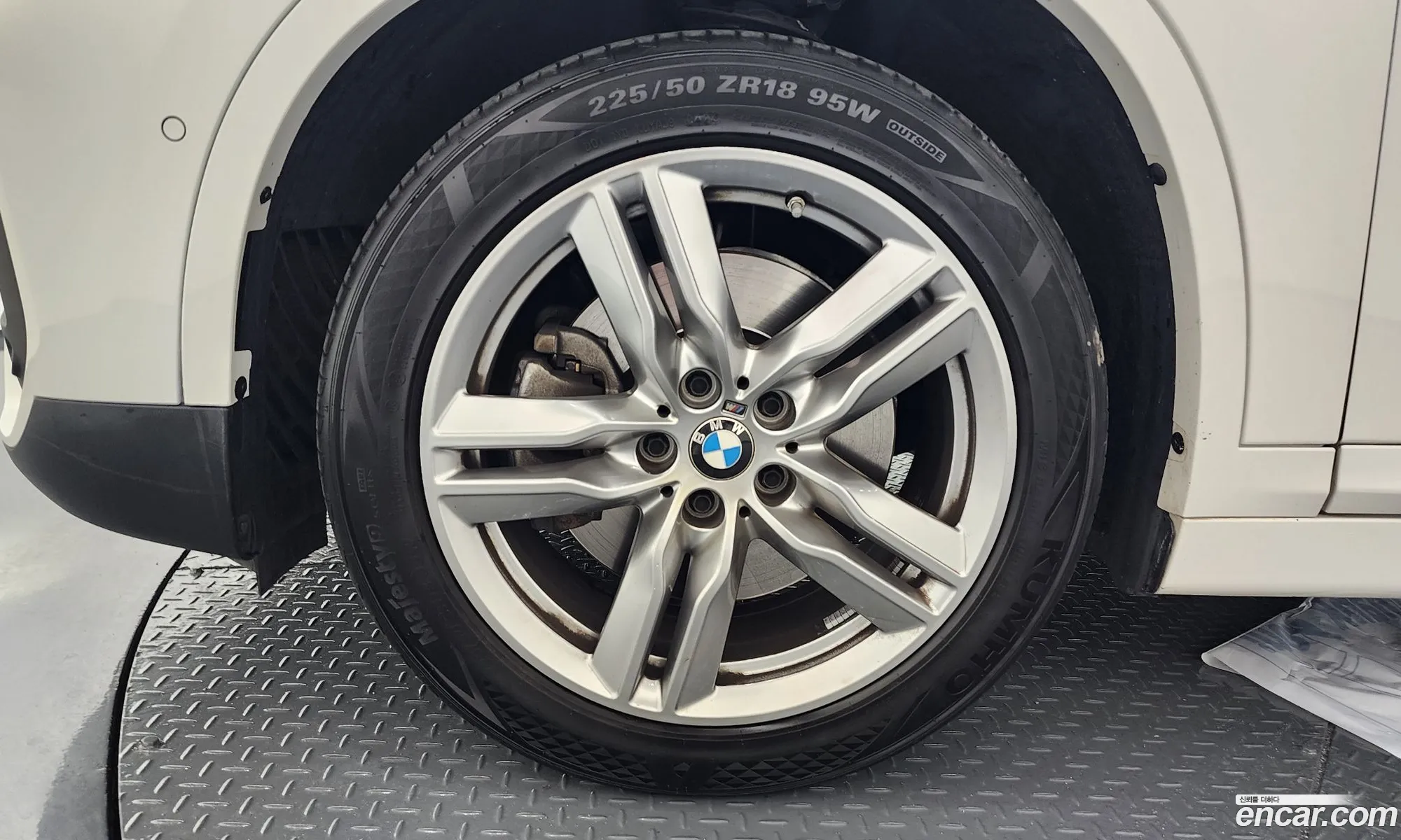 BMW X1 2022 WBA11DG0188181818 — 16