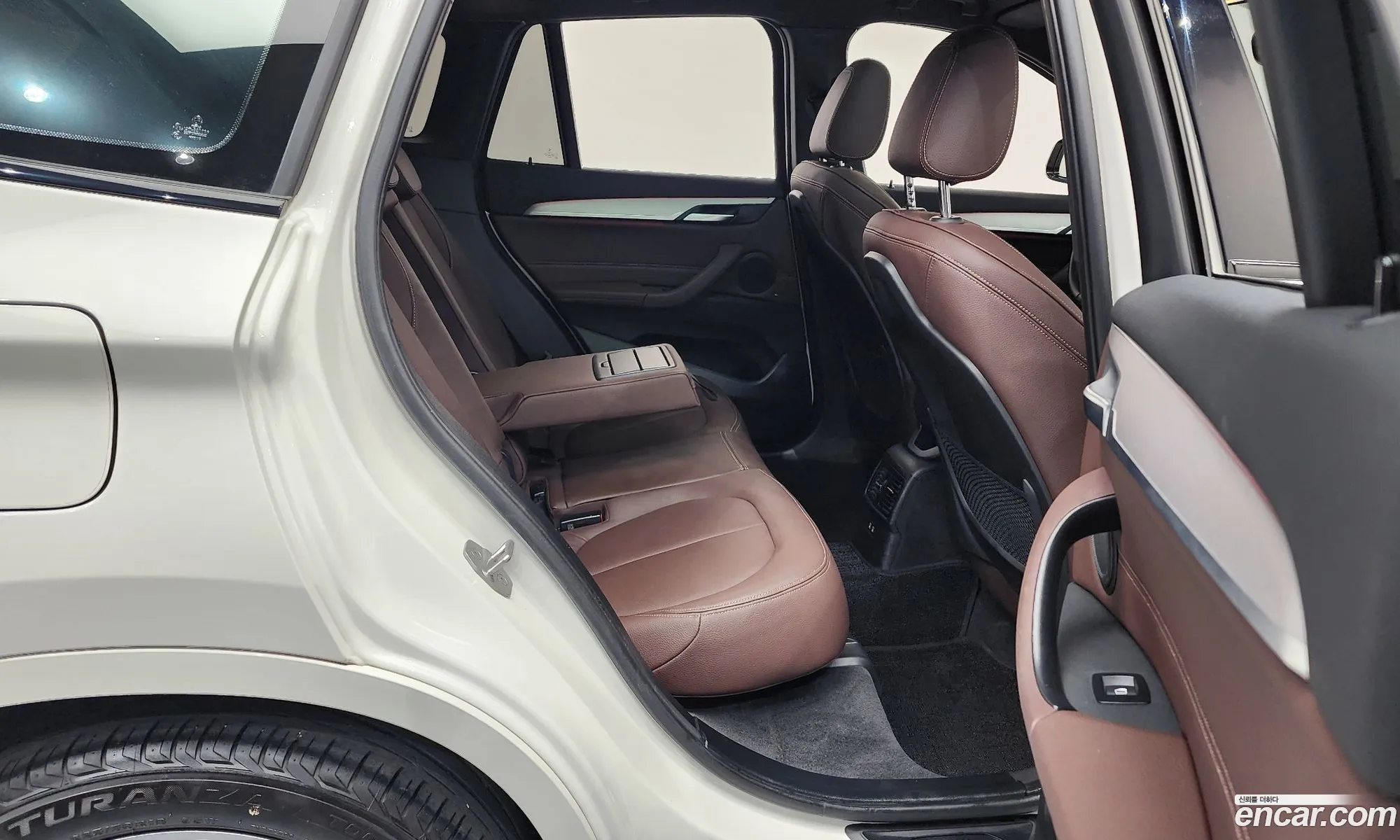 BMW X1 2022 WBA11DG0188181818 — 2