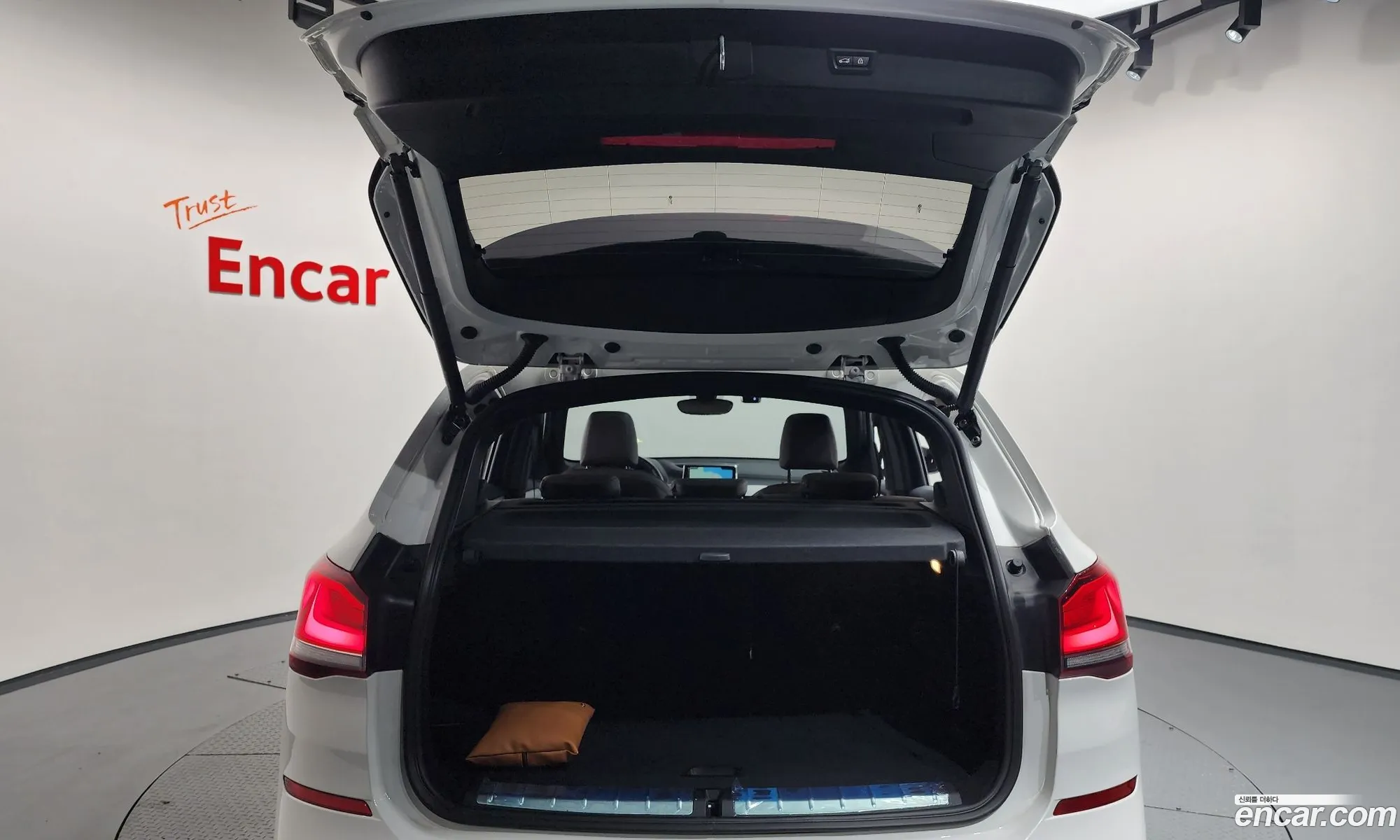 BMW X1 2022 WBA11DG0188181818 — 8