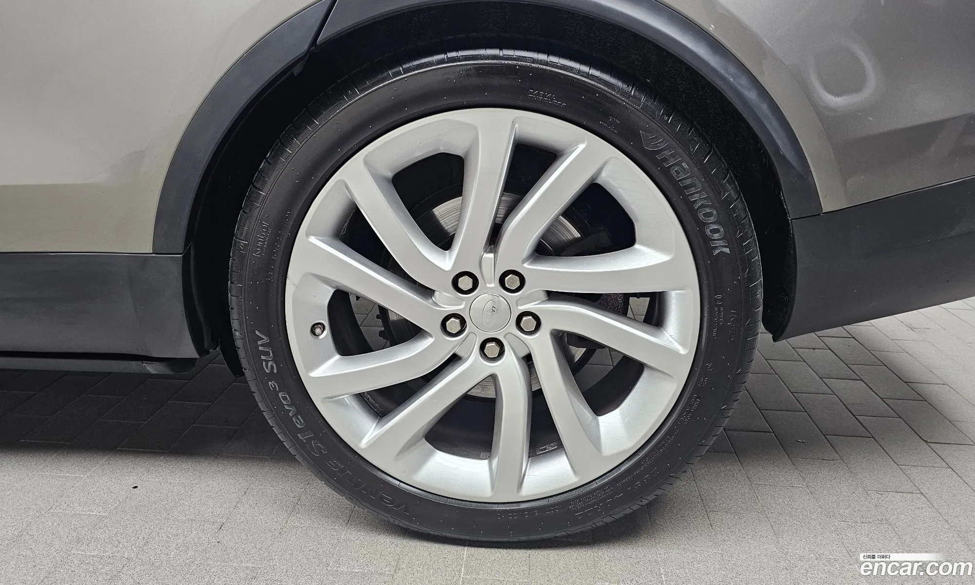 Land Rover Discovery 5 2017 SALRA2BK1HA014227 — 14