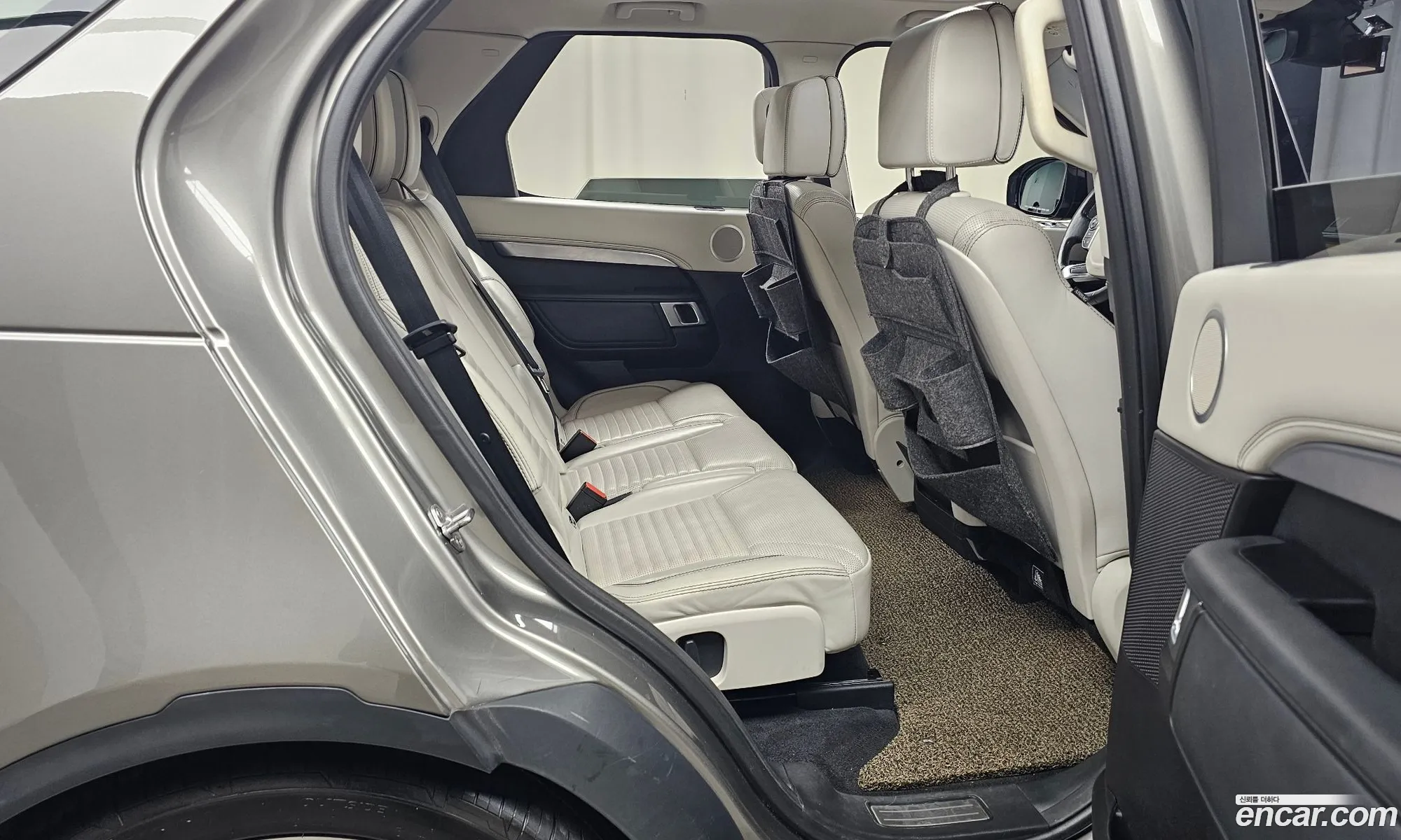 Land Rover Discovery 5 2017 SALRA2BK1HA014227 — 6