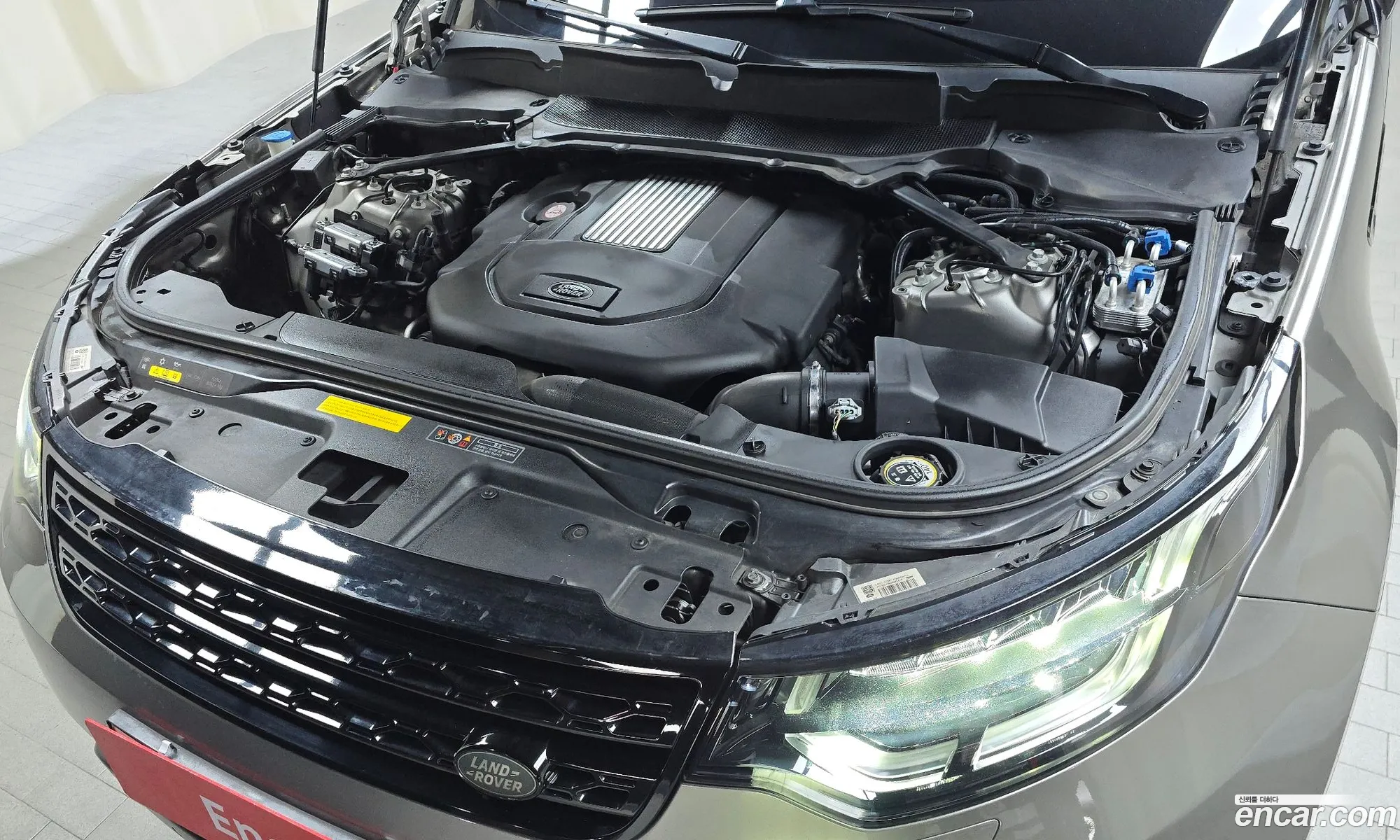 Land Rover Discovery 5 2017 SALRA2BK1HA014227 — 16