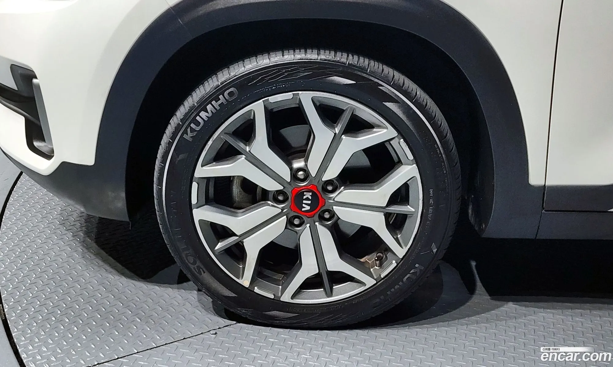 Kia Seltos 2019 — 17