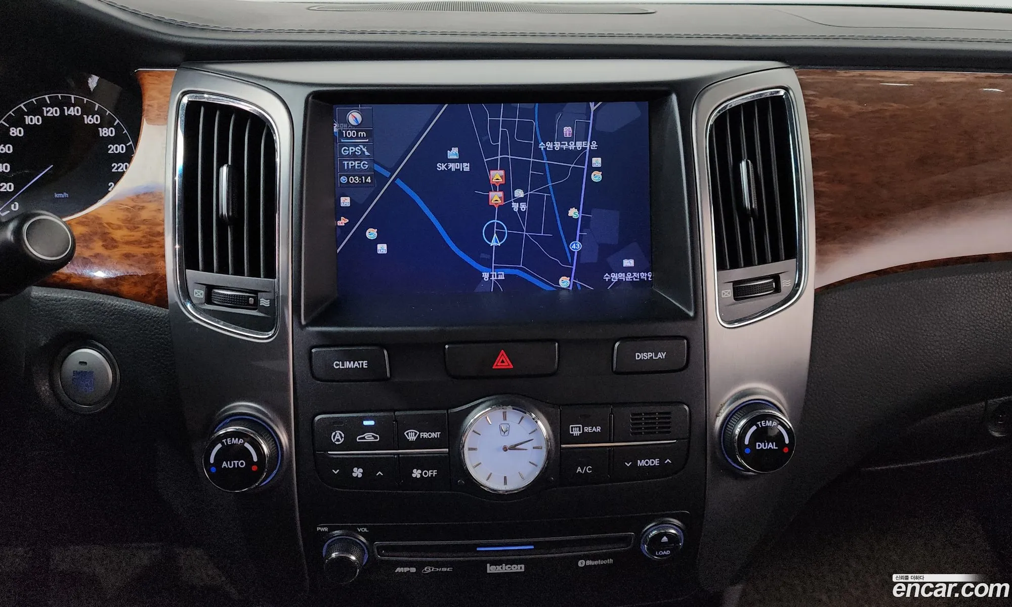 Hyundai Equus 2010 — 15