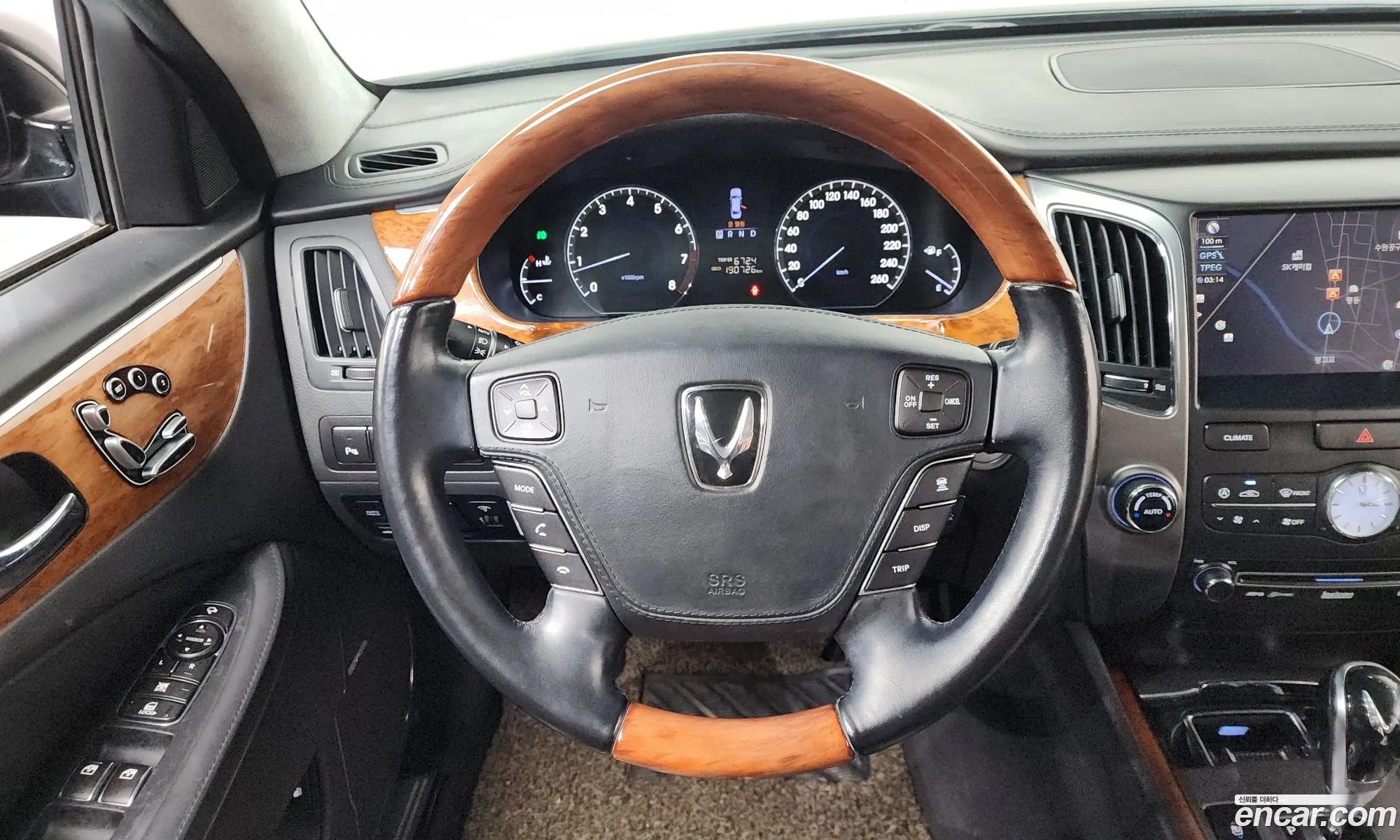 Hyundai Equus 2010 — 13