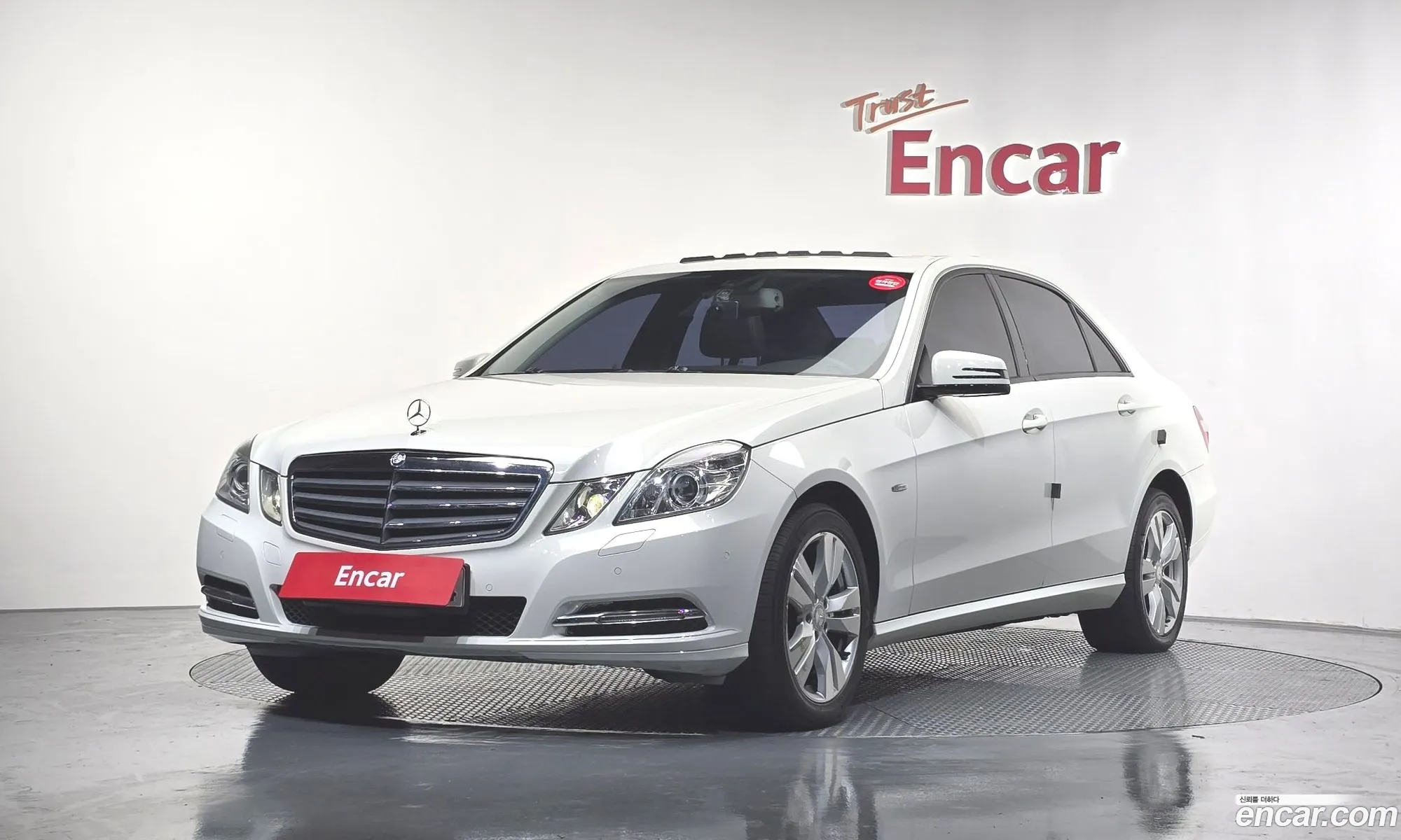 Mercedes-Benz E-Class W212 2011 WDDHF4JB3BA505722 — 16