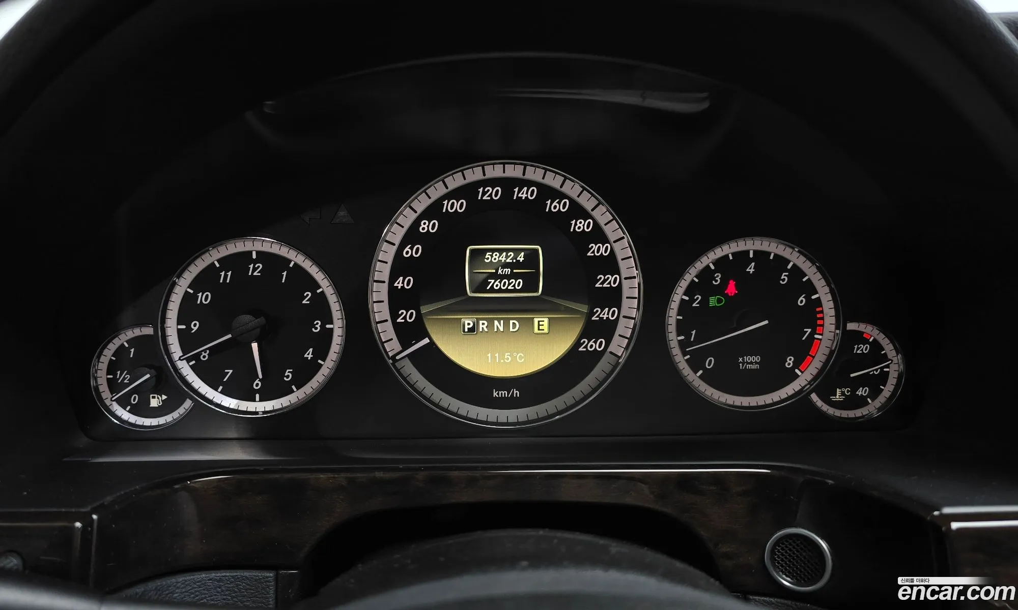 Mercedes-Benz E-Class W212 2011 WDDHF4JB3BA505722 — 14