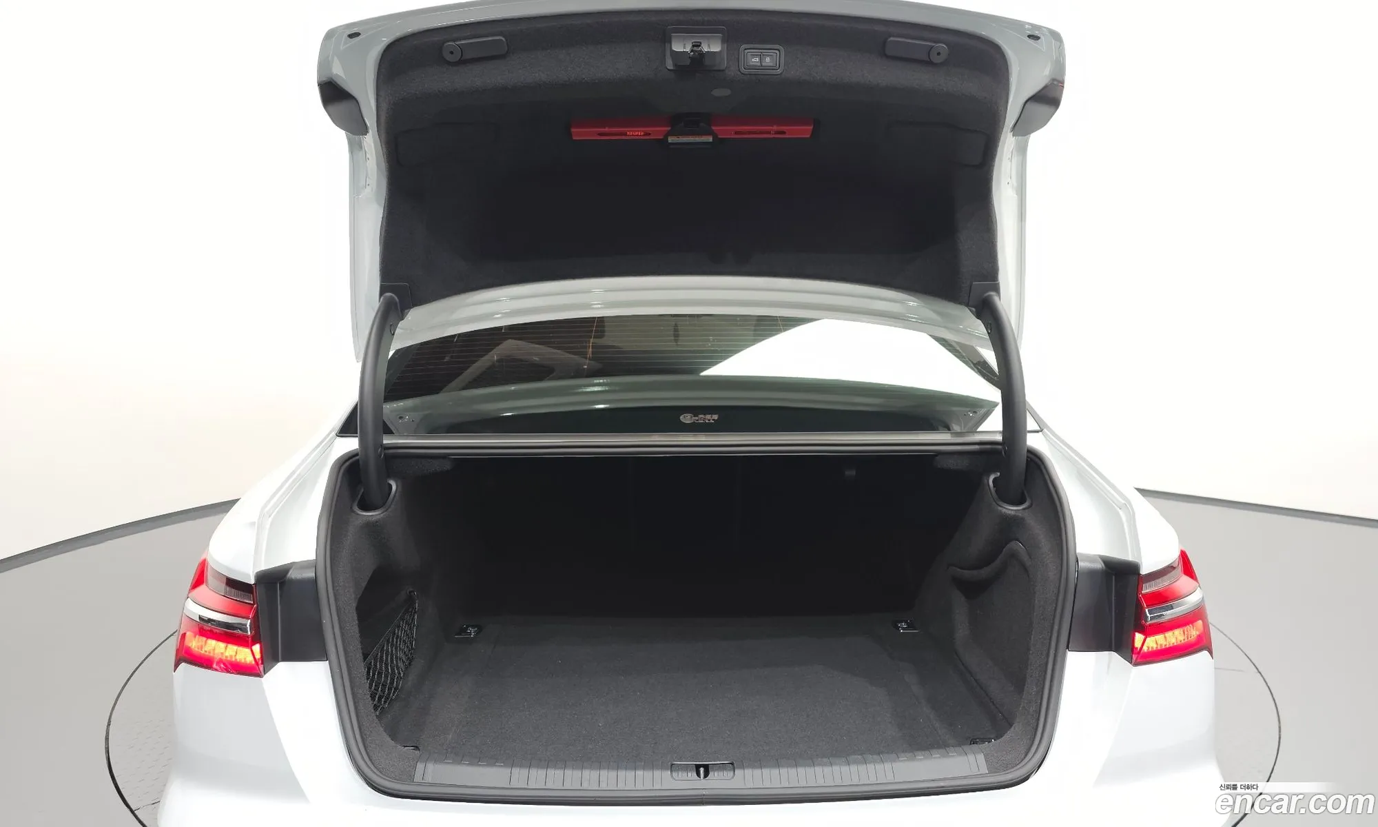 Audi A6 2023 WAUZZZF29PN019330 — 9