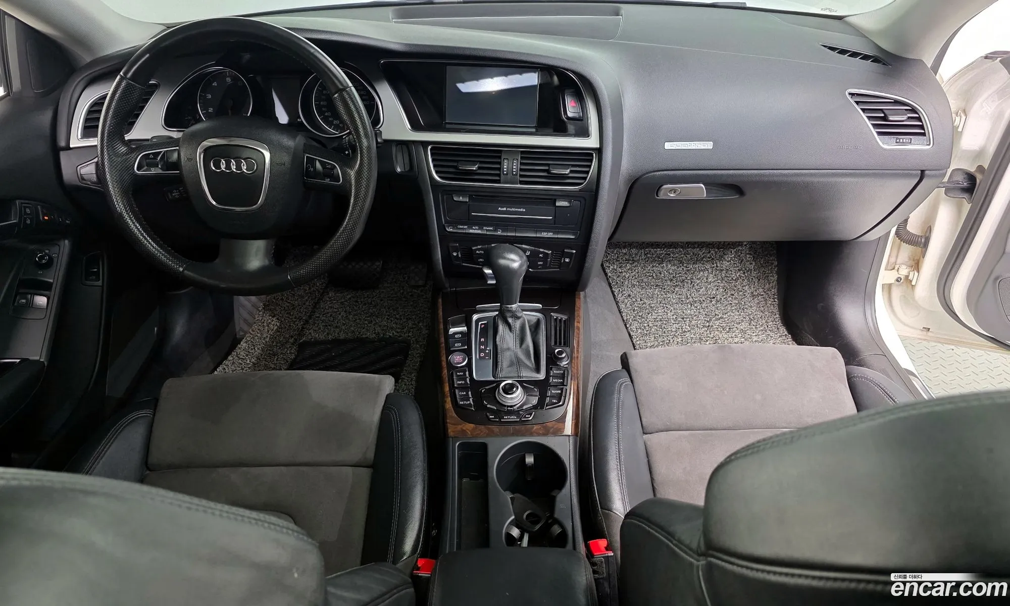Audi A5 2010 WAUZZZ8T111111111 — 17