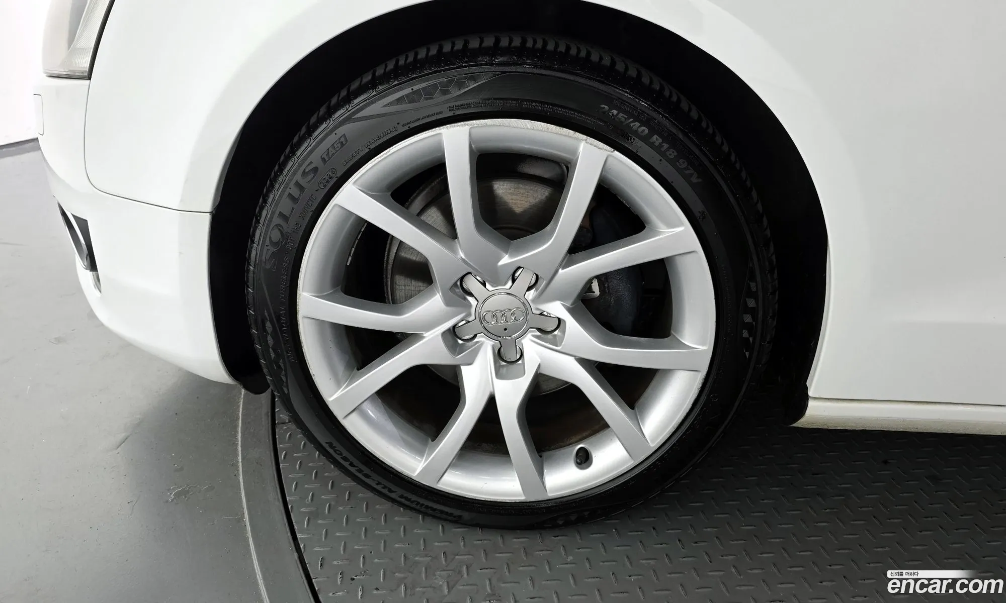 Audi A5 2010 WAUZZZ8T111111111 — 11